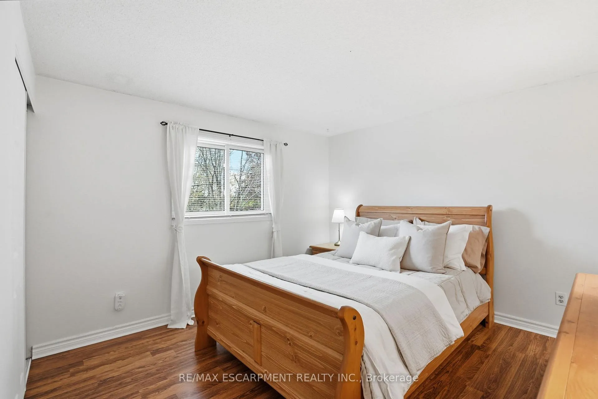Photo 26 of 68 Dalton Crescent, Hamilton, Stoney Creek Mountain — HOMEH