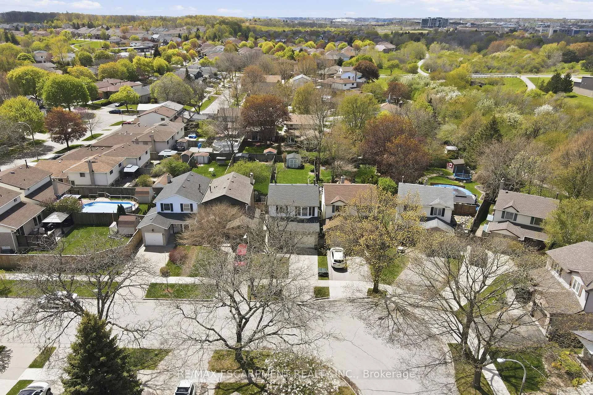 Photo 45 of 68 Dalton Crescent, Hamilton, Stoney Creek Mountain — HOMEH