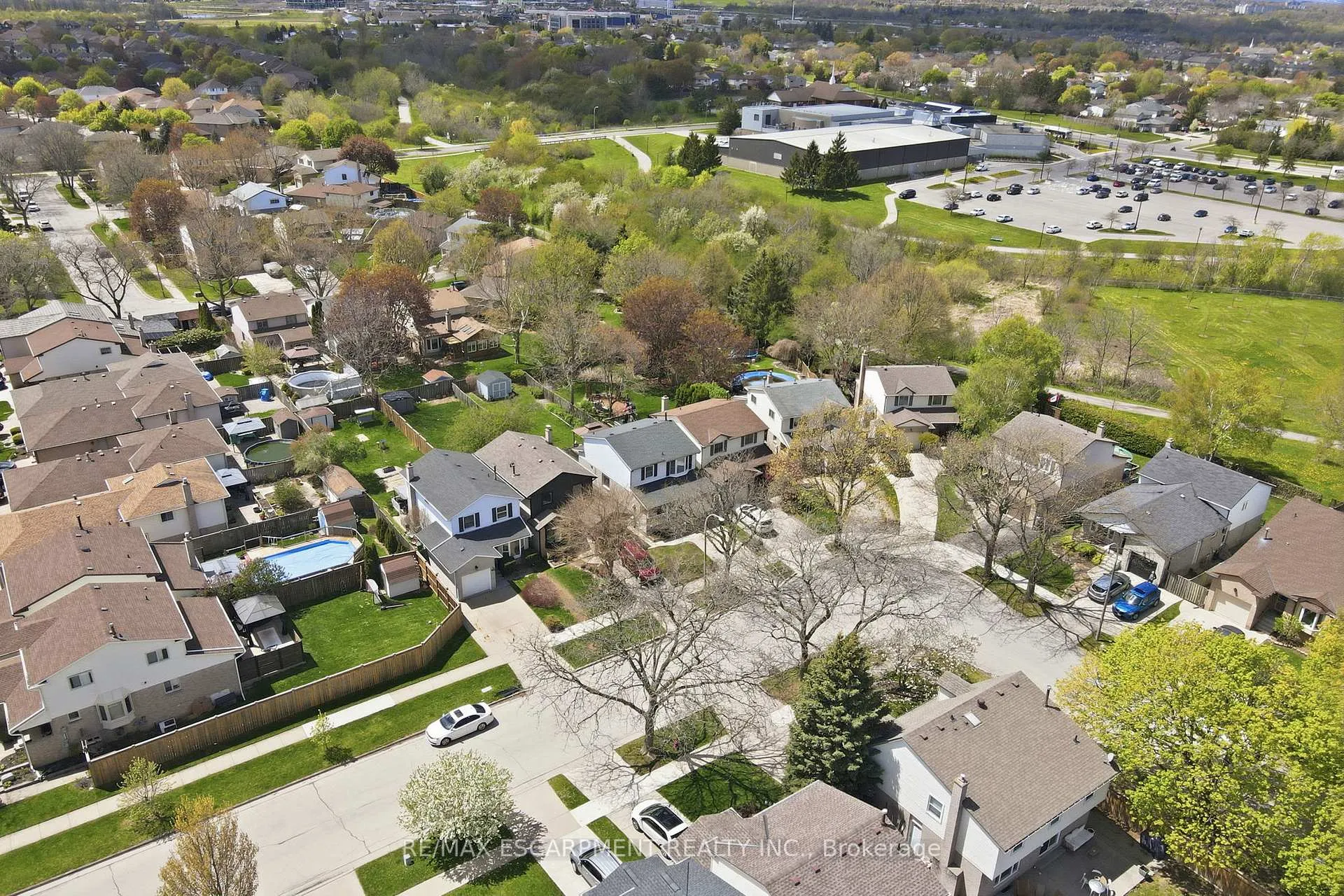 Photo 46 of 68 Dalton Crescent, Hamilton, Stoney Creek Mountain — HOMEH