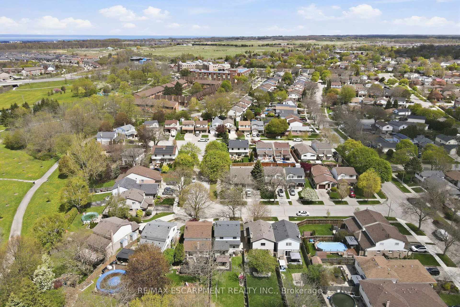 Photo 47 of 68 Dalton Crescent, Hamilton, Stoney Creek Mountain — HOMEH