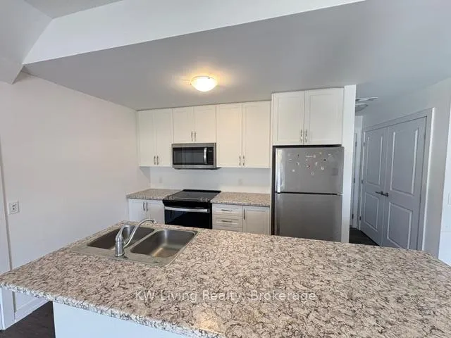 Photo 6 of 217 Burke Street, Hamilton, Waterdown — HOMEH