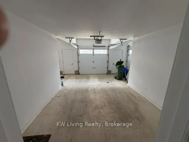 Photo 10 of 217 Burke Street, Hamilton, Waterdown — HOMEH