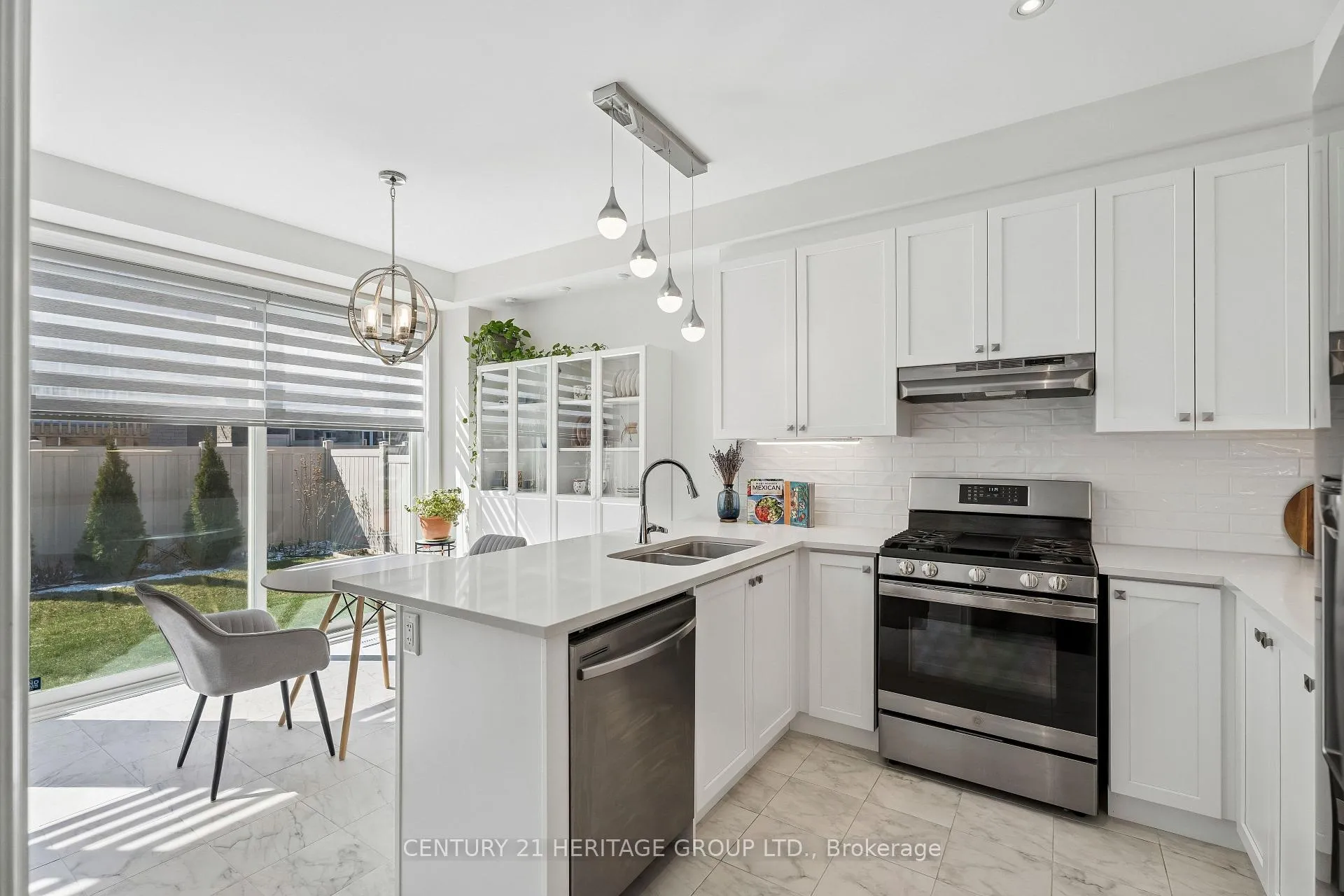 Photo 6 of 12 Terrell Avenue, Georgina, Keswick South — HOMEH