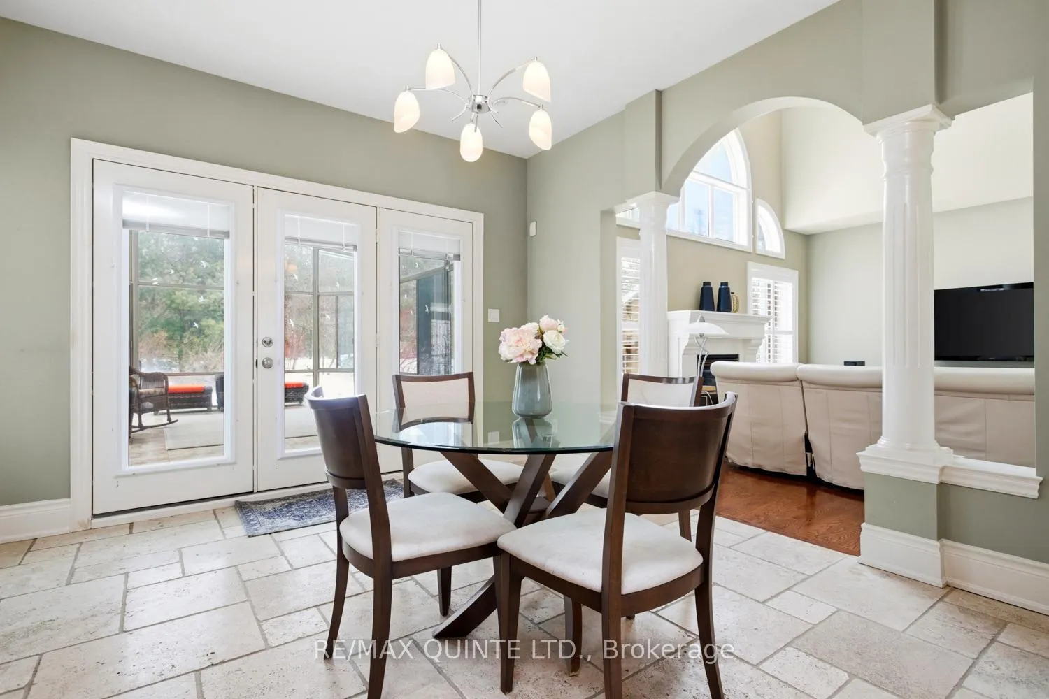 Photo 7 of 2 Treeview Avenue, Whitchurch-Stouffville, Ballantrae — HOMEH