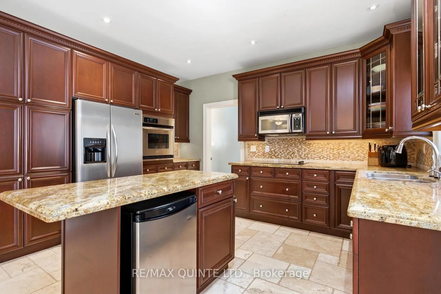 Photo 11 of 2 Treeview Avenue, Whitchurch-Stouffville, Ballantrae — HOMEH