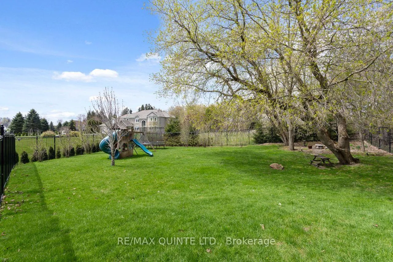 Photo 45 of 2 Treeview Avenue, Whitchurch-Stouffville, Ballantrae — HOMEH