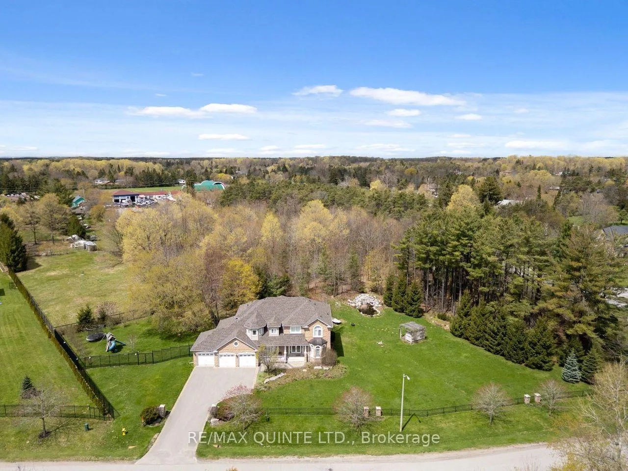 Photo 48 of 2 Treeview Avenue, Whitchurch-Stouffville, Ballantrae — HOMEH