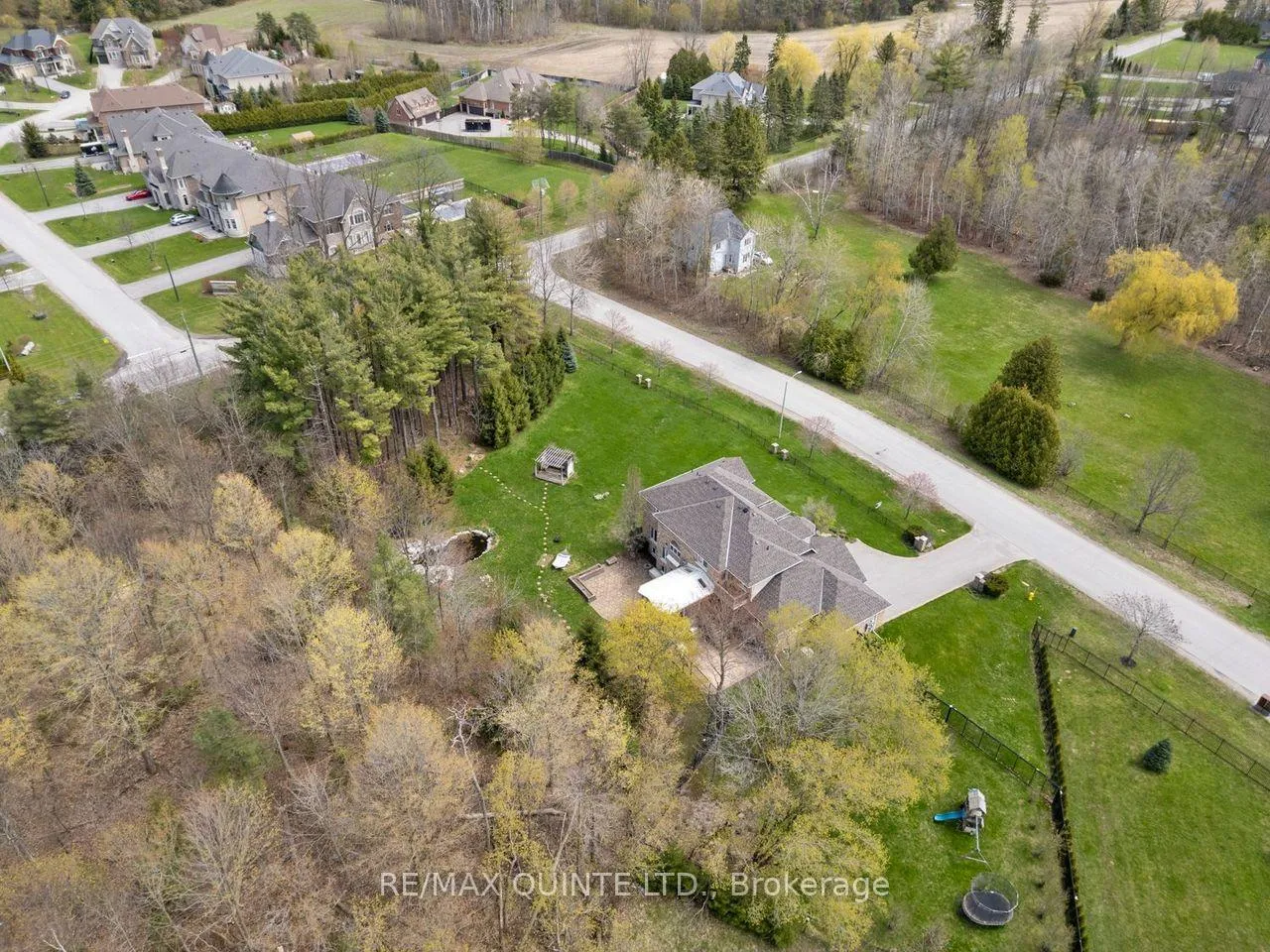 Photo 49 of 2 Treeview Avenue, Whitchurch-Stouffville, Ballantrae — HOMEH
