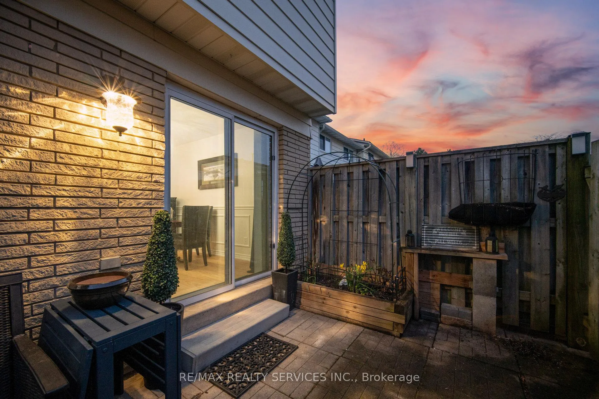 Photo 11 of Unit 1, 2218 Upper Middle Road, Burlington, Brant Hills — HOMEH