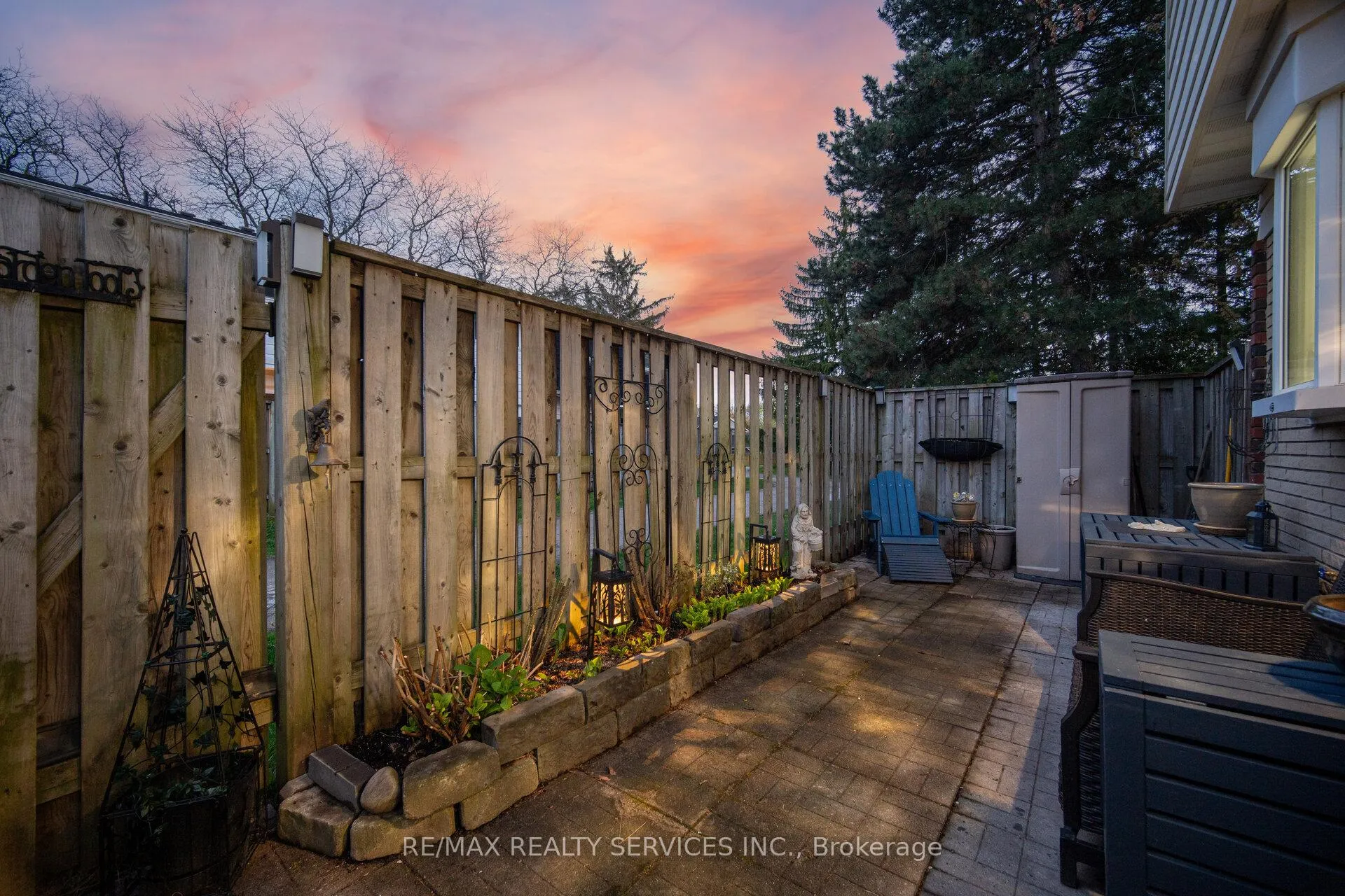 Photo 12 of Unit 1, 2218 Upper Middle Road, Burlington, Brant Hills — HOMEH