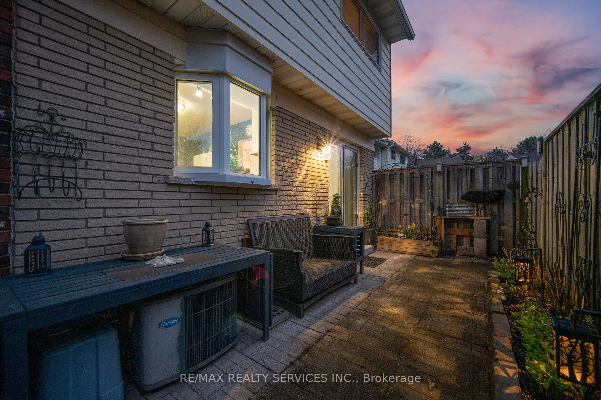 Photo 13 of Unit 1, 2218 Upper Middle Road, Burlington, Brant Hills — HOMEH