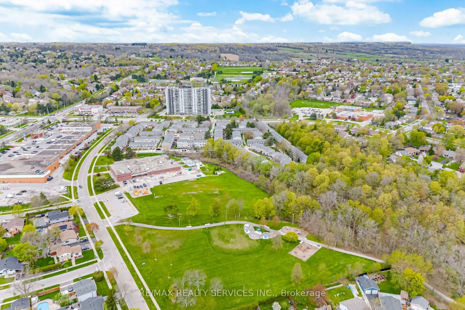 Photo 18 of Unit 1, 2218 Upper Middle Road, Burlington, Brant Hills — HOMEH