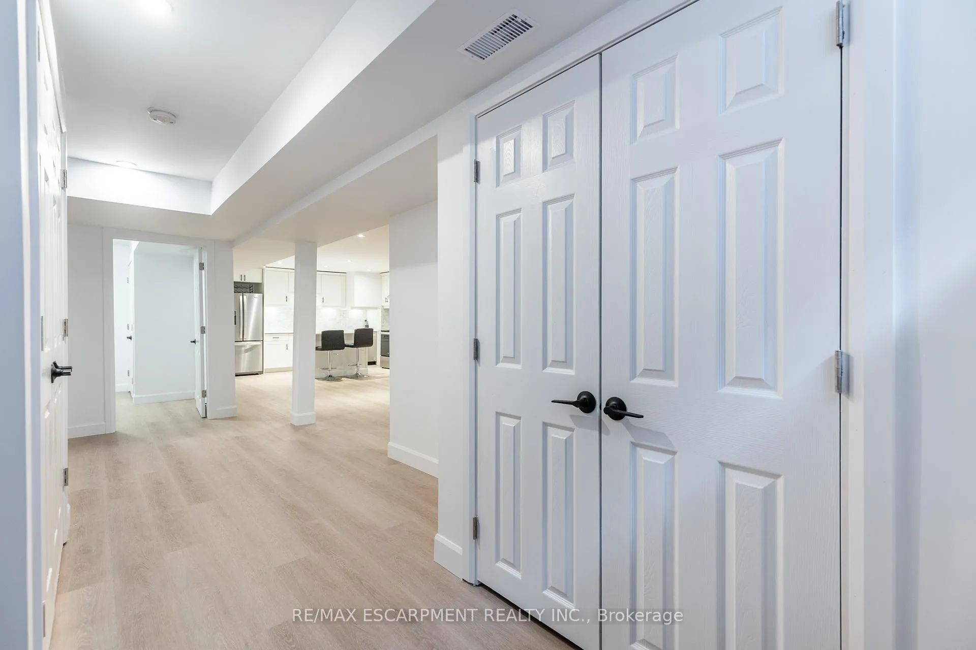 Photo 9 of Unit LOWER, 295 Dundas Street, Hamilton, Waterdown — HOMEH