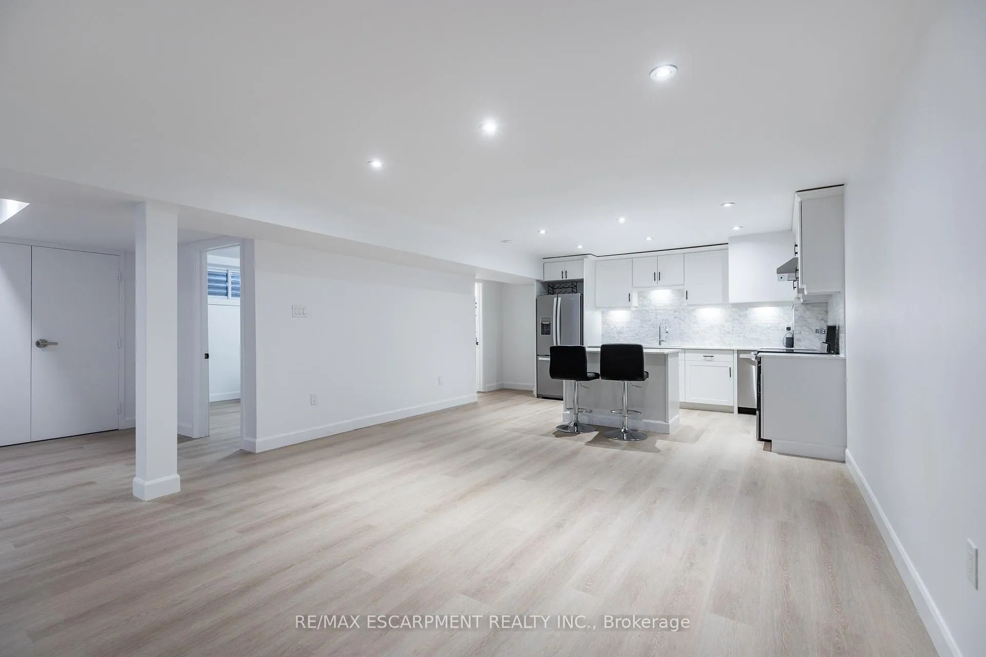 Photo 11 of Unit LOWER, 295 Dundas Street, Hamilton, Waterdown — HOMEH