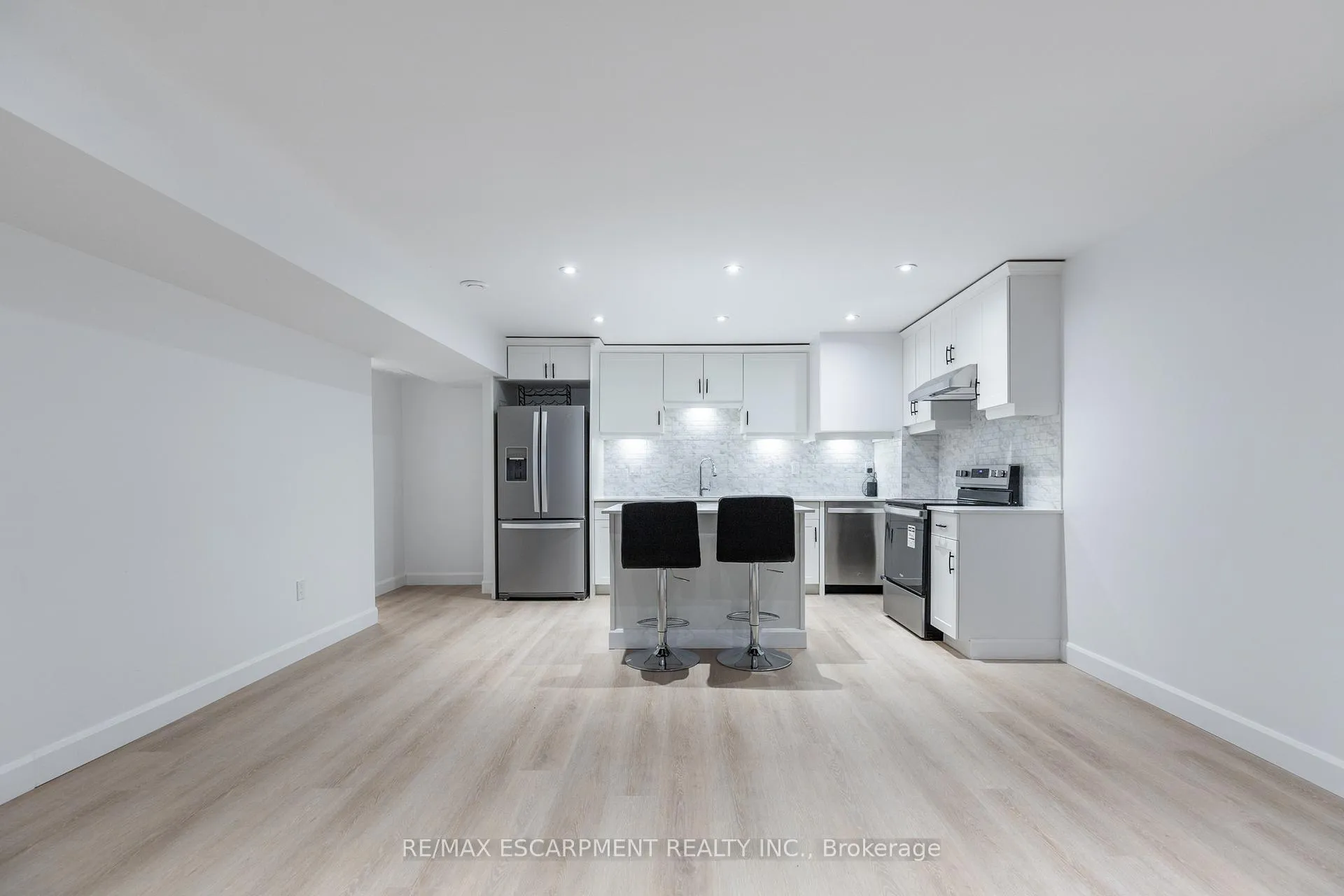 Photo 12 of Unit LOWER, 295 Dundas Street, Hamilton, Waterdown — HOMEH