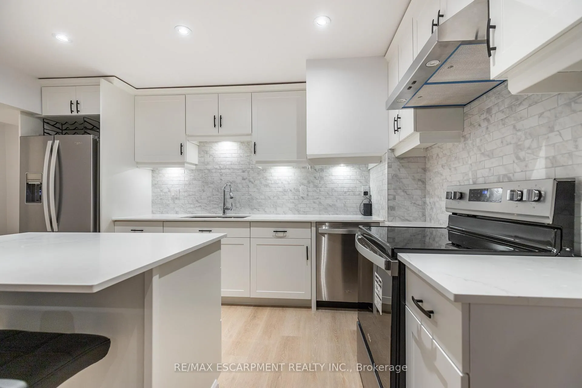 Photo 13 of Unit LOWER, 295 Dundas Street, Hamilton, Waterdown — HOMEH
