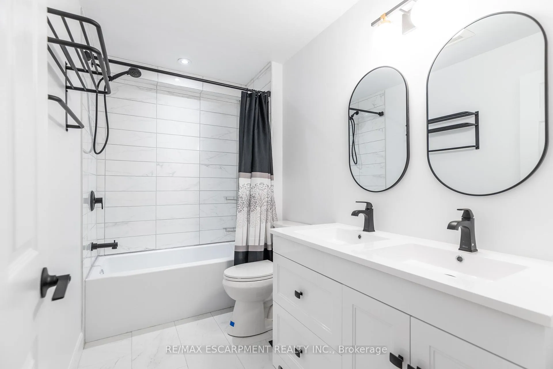 Photo 16 of Unit LOWER, 295 Dundas Street, Hamilton, Waterdown — HOMEH