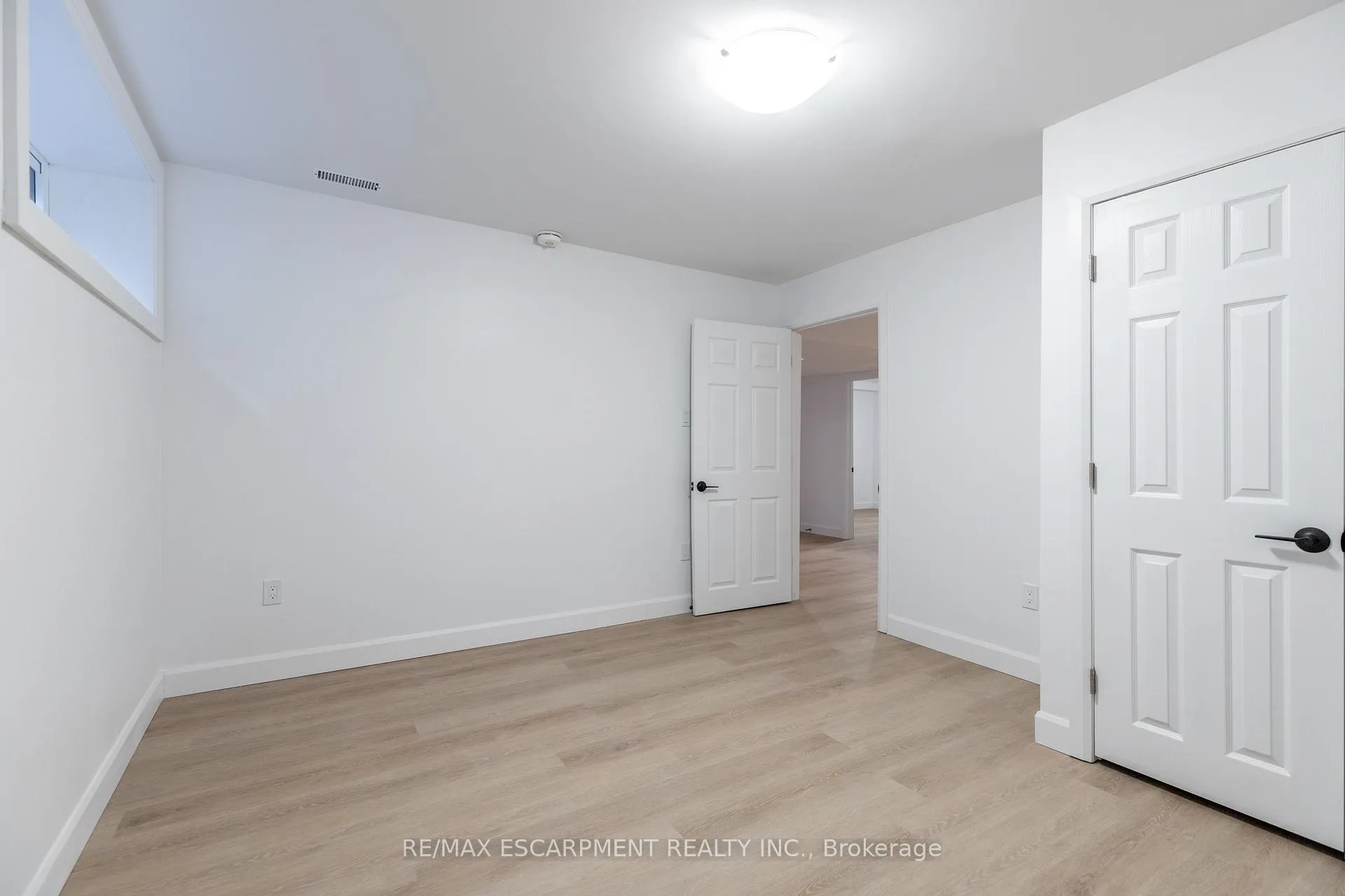 Photo 22 of Unit LOWER, 295 Dundas Street, Hamilton, Waterdown — HOMEH