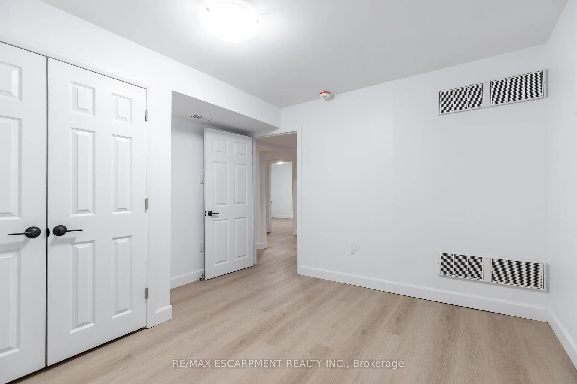 Photo 25 of Unit LOWER, 295 Dundas Street, Hamilton, Waterdown — HOMEH