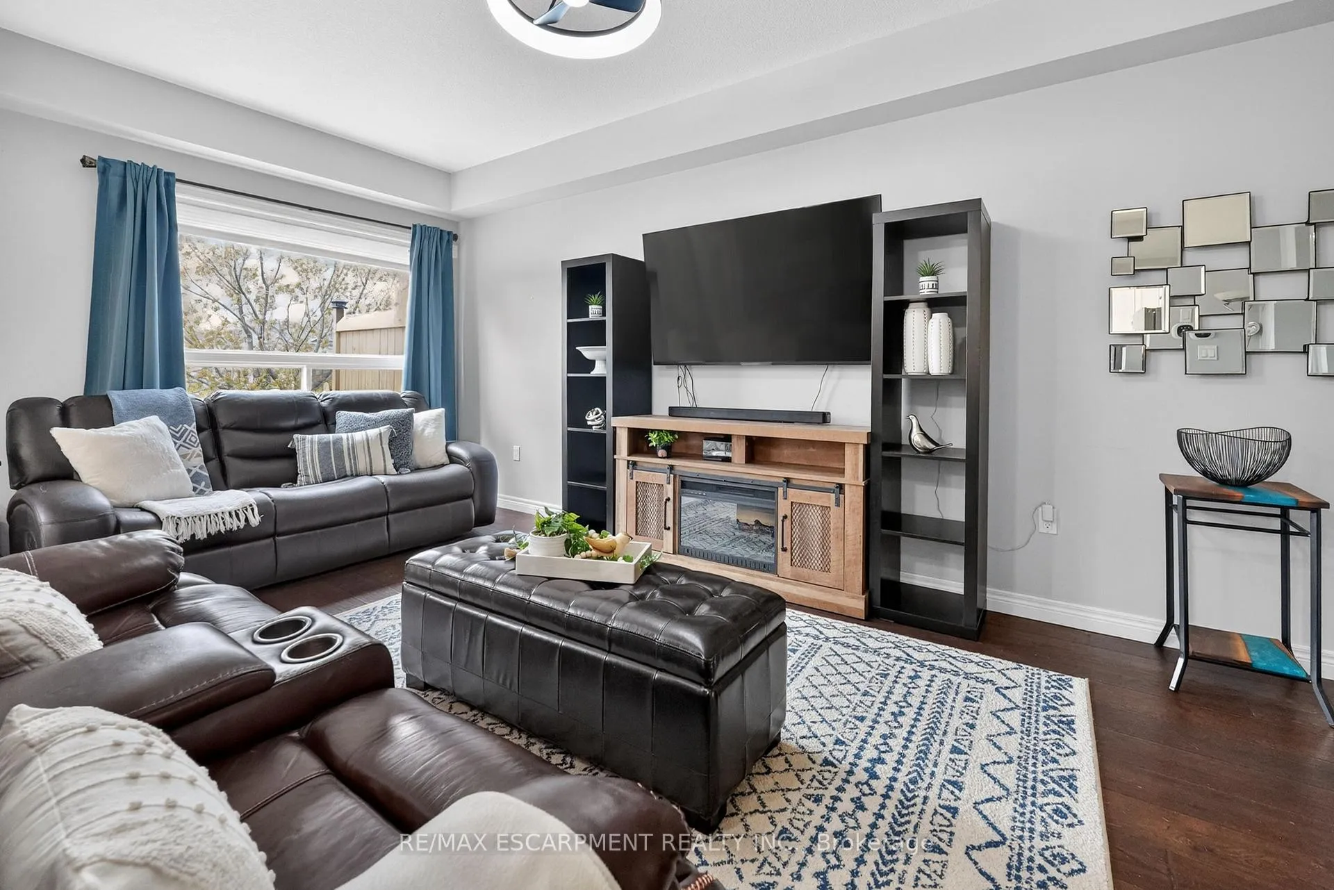 Photo 4 of Unit 11, 8 Lakelawn Road, Grimsby, Grimsby Beach — HOMEH