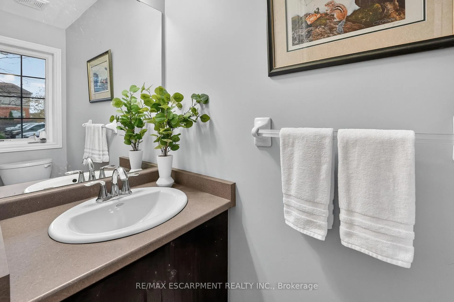 Photo 10 of Unit 11, 8 Lakelawn Road, Grimsby, Grimsby Beach — HOMEH