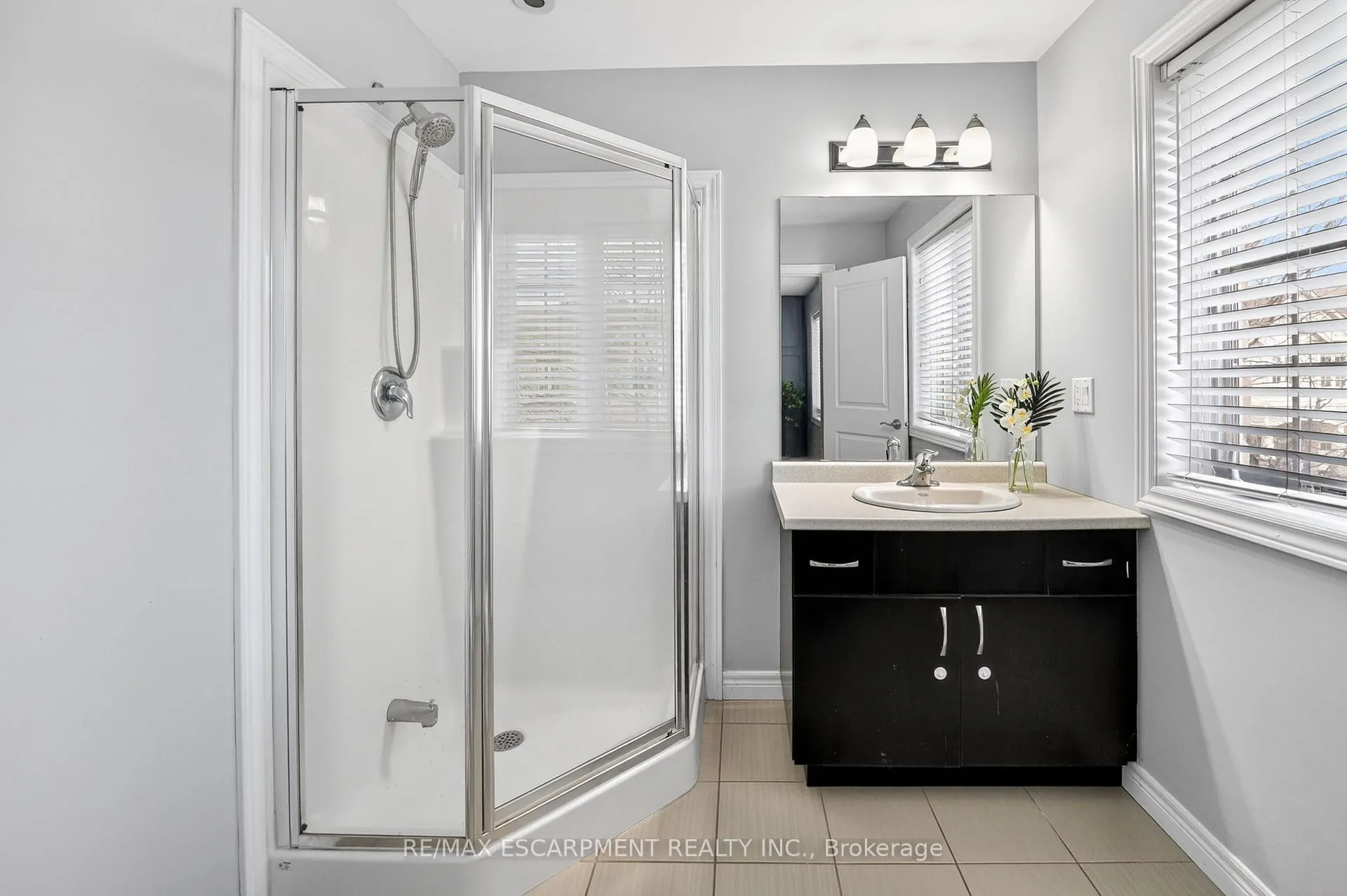 Photo 14 of Unit 11, 8 Lakelawn Road, Grimsby, Grimsby Beach — HOMEH