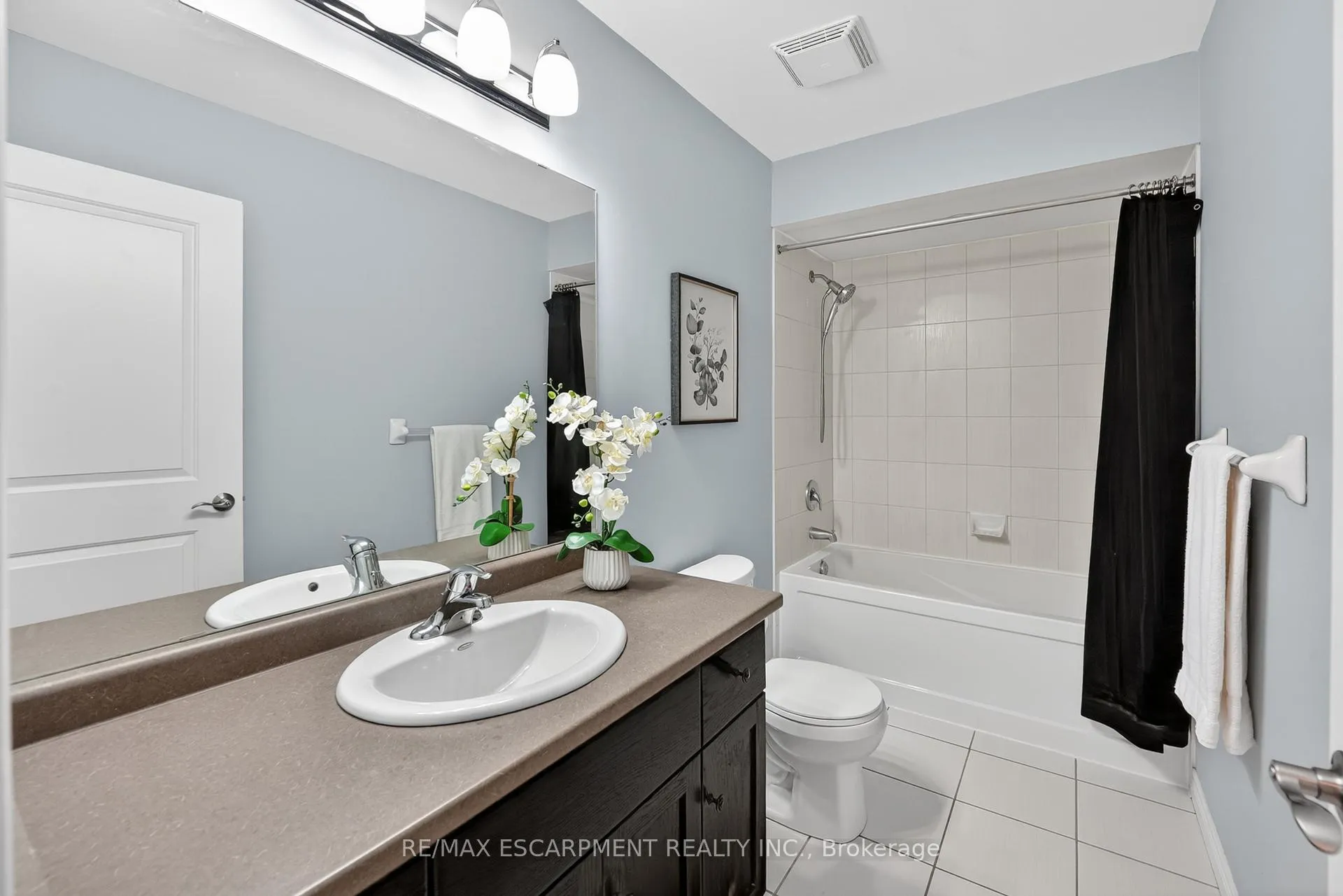 Photo 18 of Unit 11, 8 Lakelawn Road, Grimsby, Grimsby Beach — HOMEH