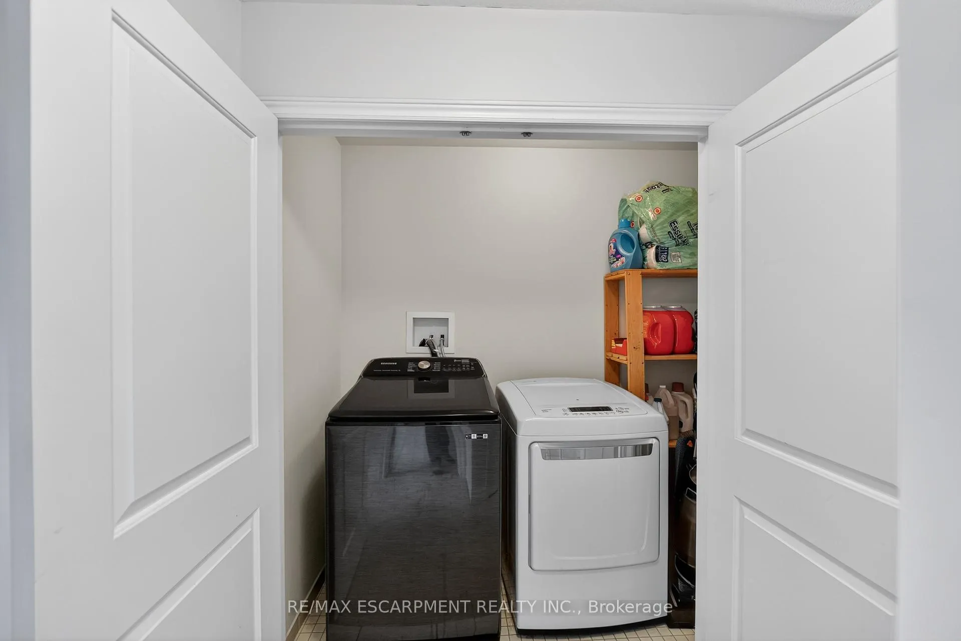 Photo 19 of Unit 11, 8 Lakelawn Road, Grimsby, Grimsby Beach — HOMEH