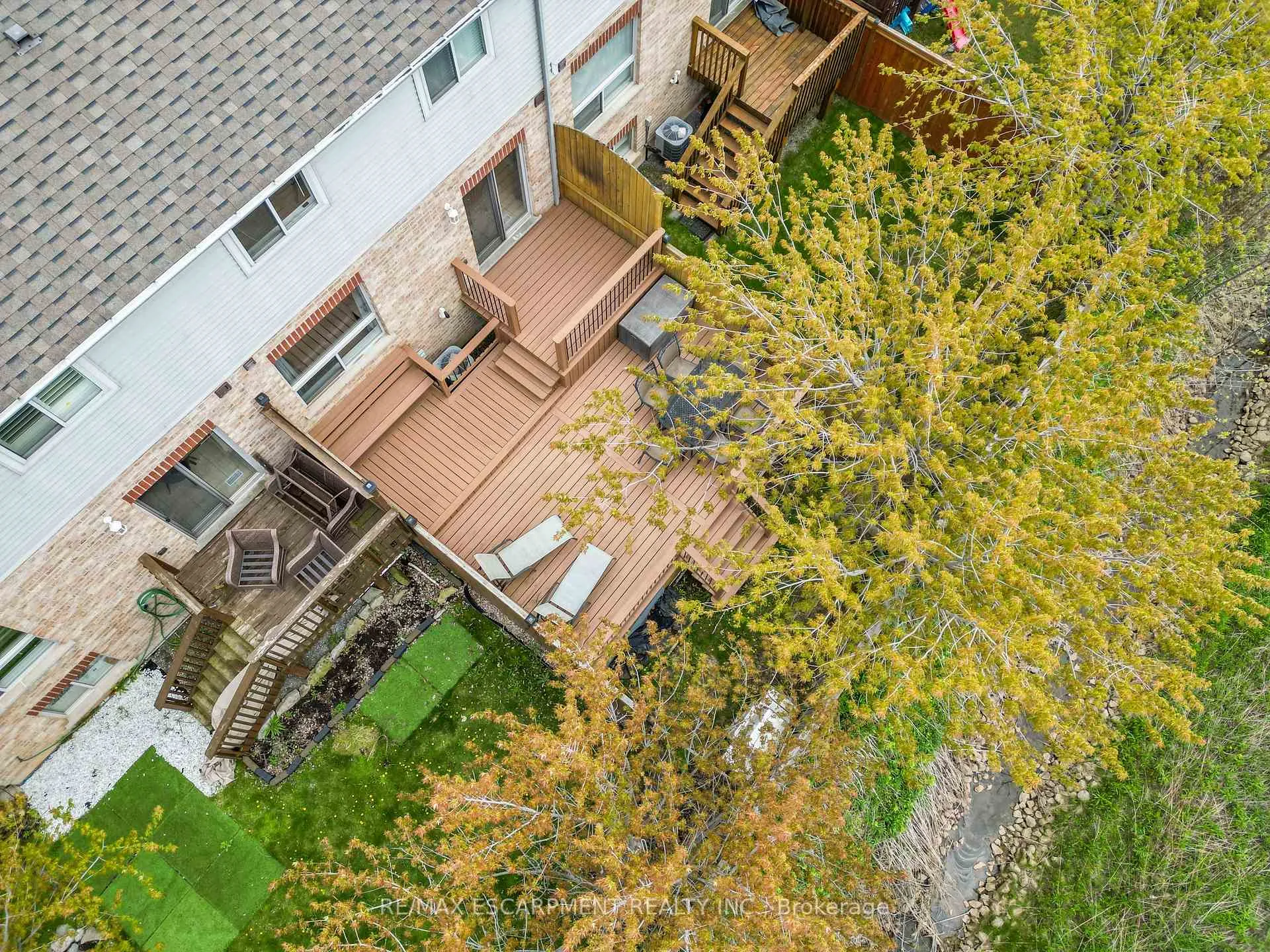 Photo 24 of Unit 11, 8 Lakelawn Road, Grimsby, Grimsby Beach — HOMEH