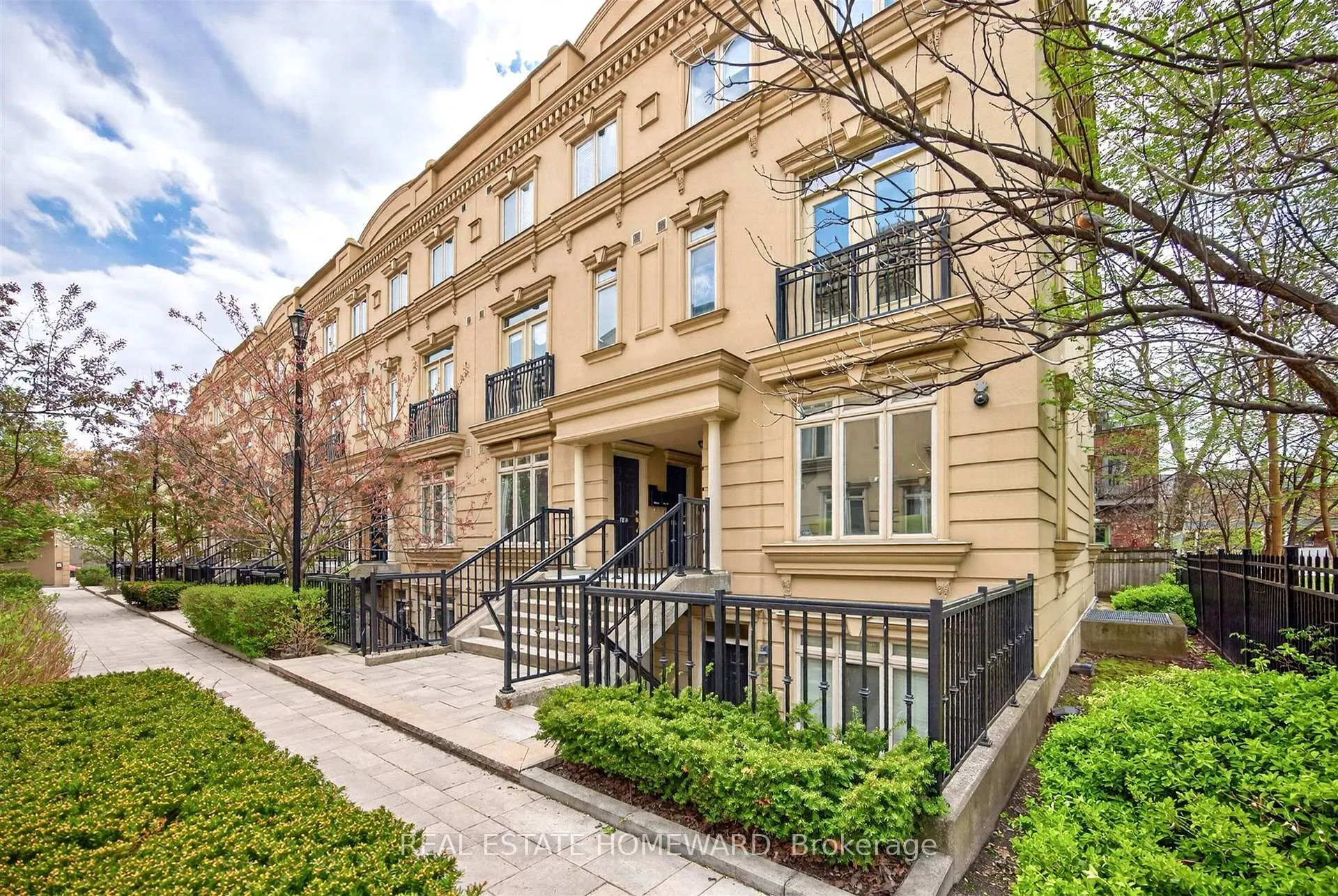 Photo 39 of Unit 32, 88 Carr Street, Toronto, Kensington-Chinatown — HOMEH