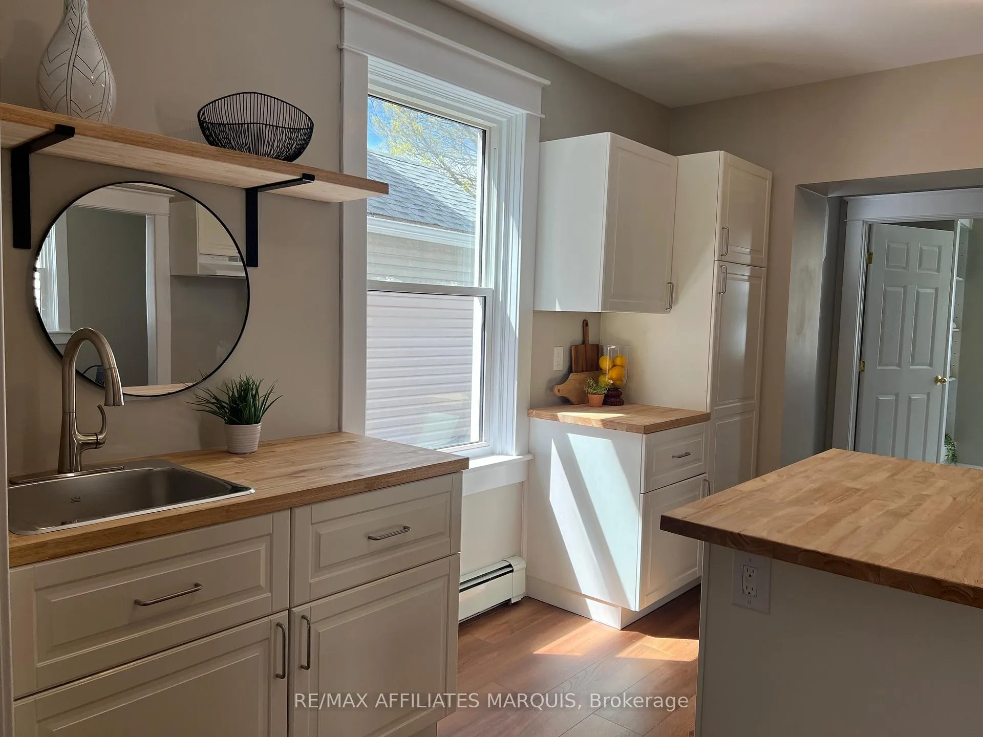 Photo 11 of 58 William Street W, Smiths Falls — HOMEH