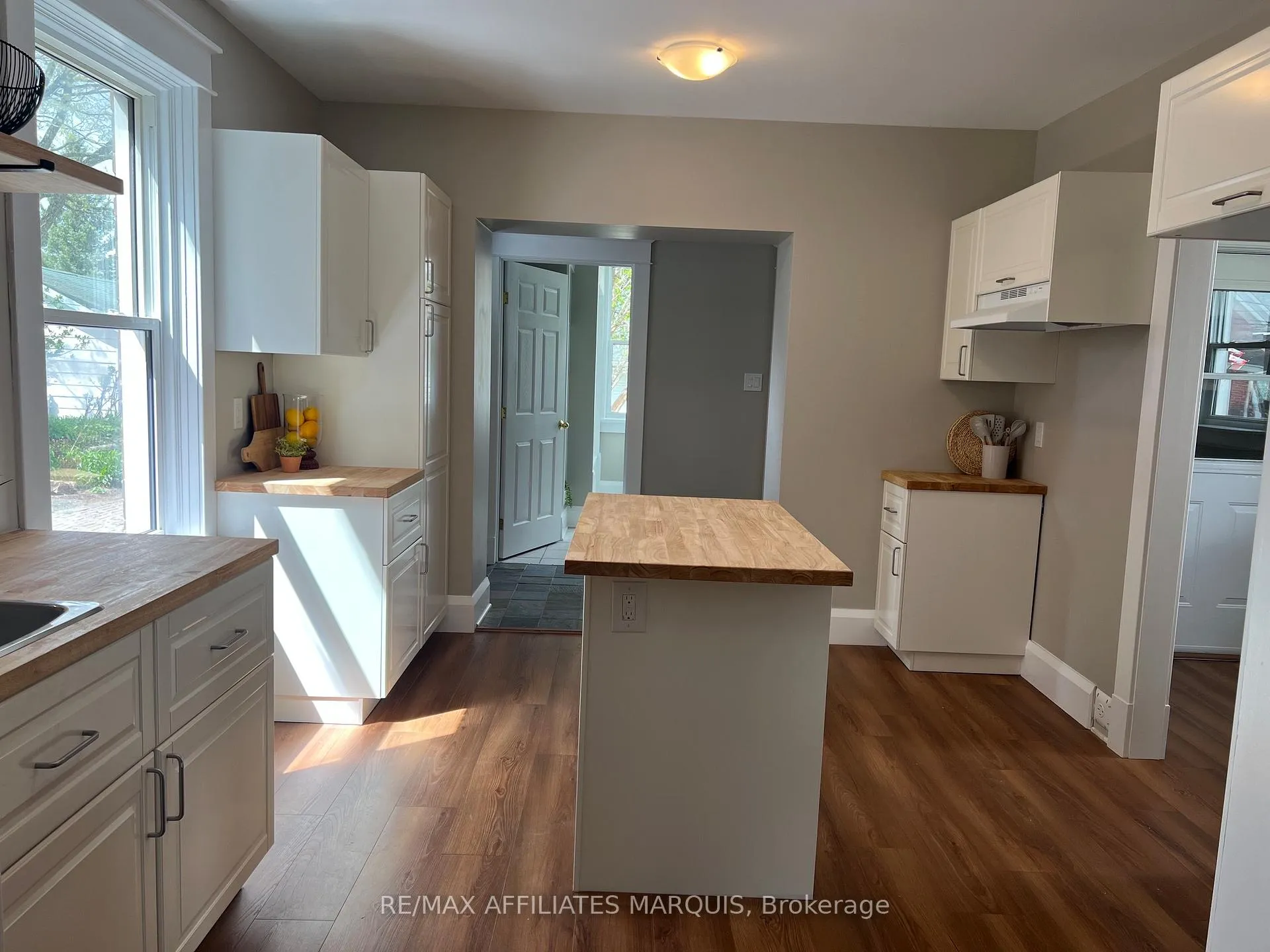 Photo 15 of 58 William Street W, Smiths Falls — HOMEH