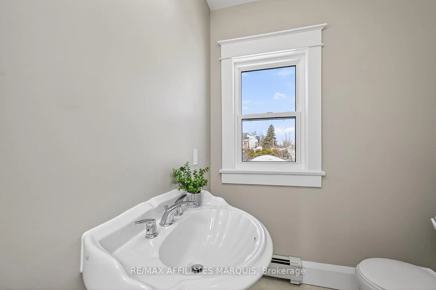 Photo 30 of 58 William Street W, Smiths Falls — HOMEH