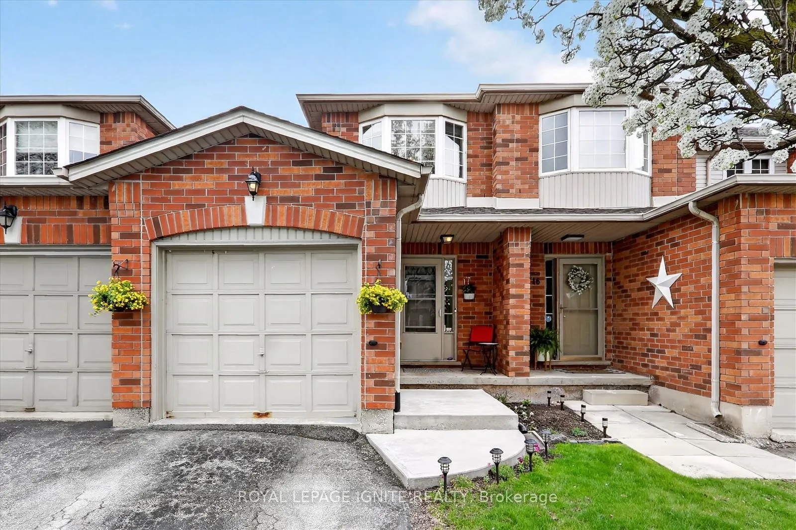 Photo 1 of Unit 17, 174 Highbury Drive, Hamilton, Stoney Creek Mountain — HOMEH