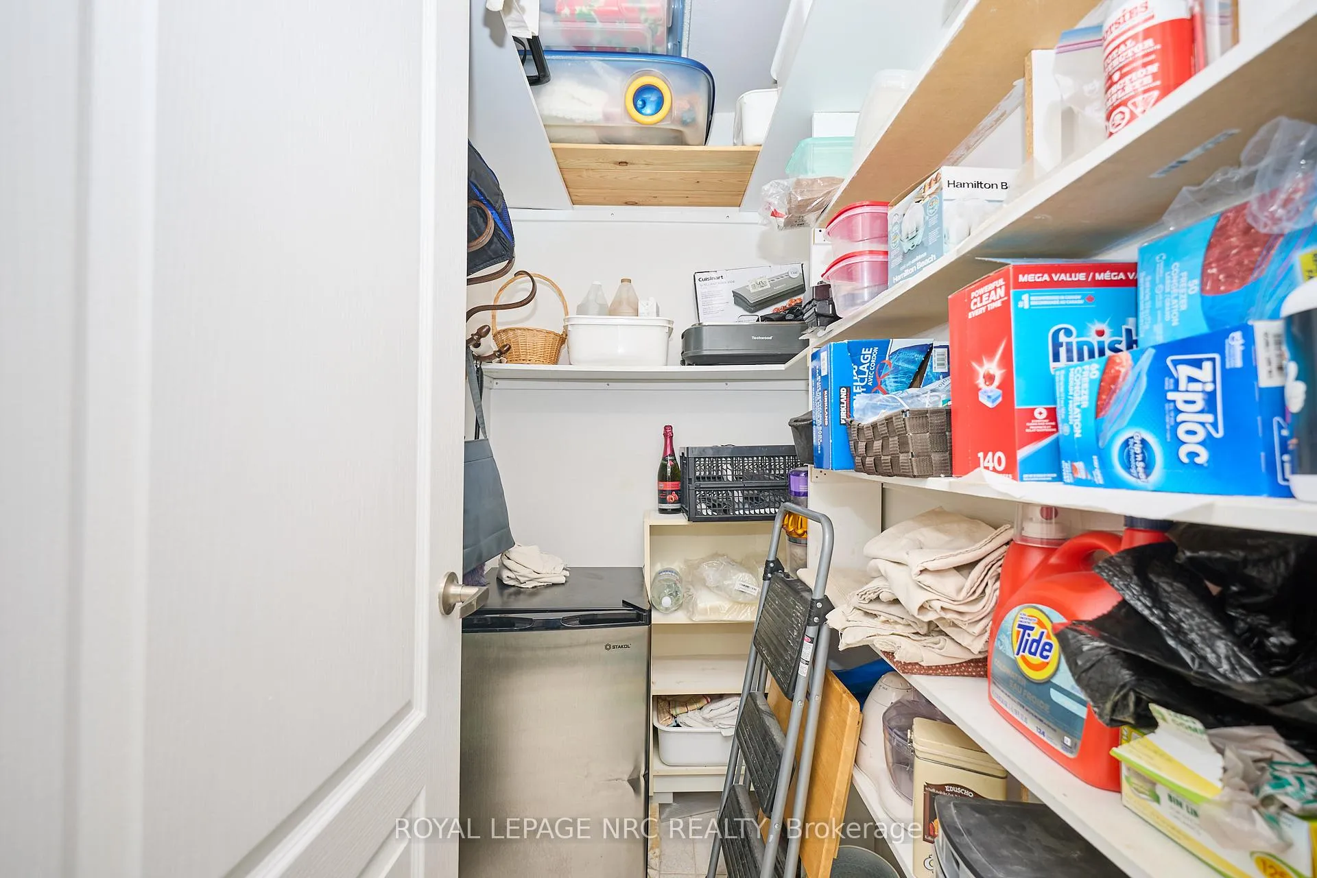 Photo 16 of Unit 101, 6390 Huggins Street, Niagara Falls, Stamford — HOMEH