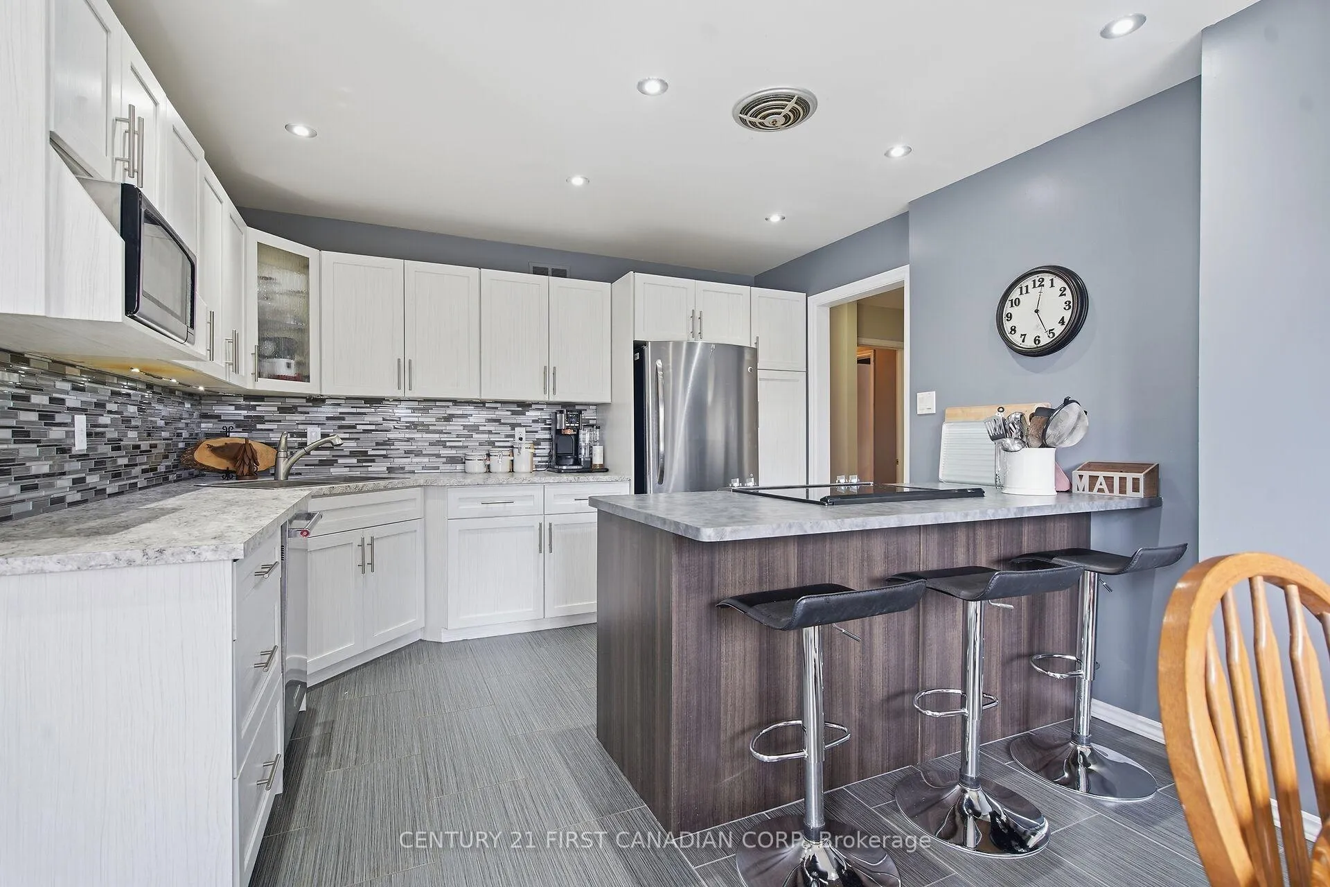 Photo 7 of 87 Grieve Place, London, South Y — HOMEH