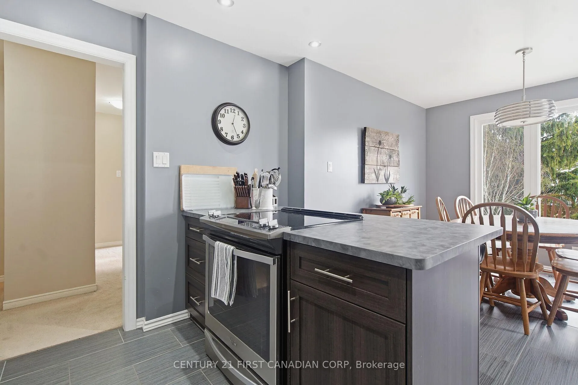Photo 10 of 87 Grieve Place, London, South Y — HOMEH