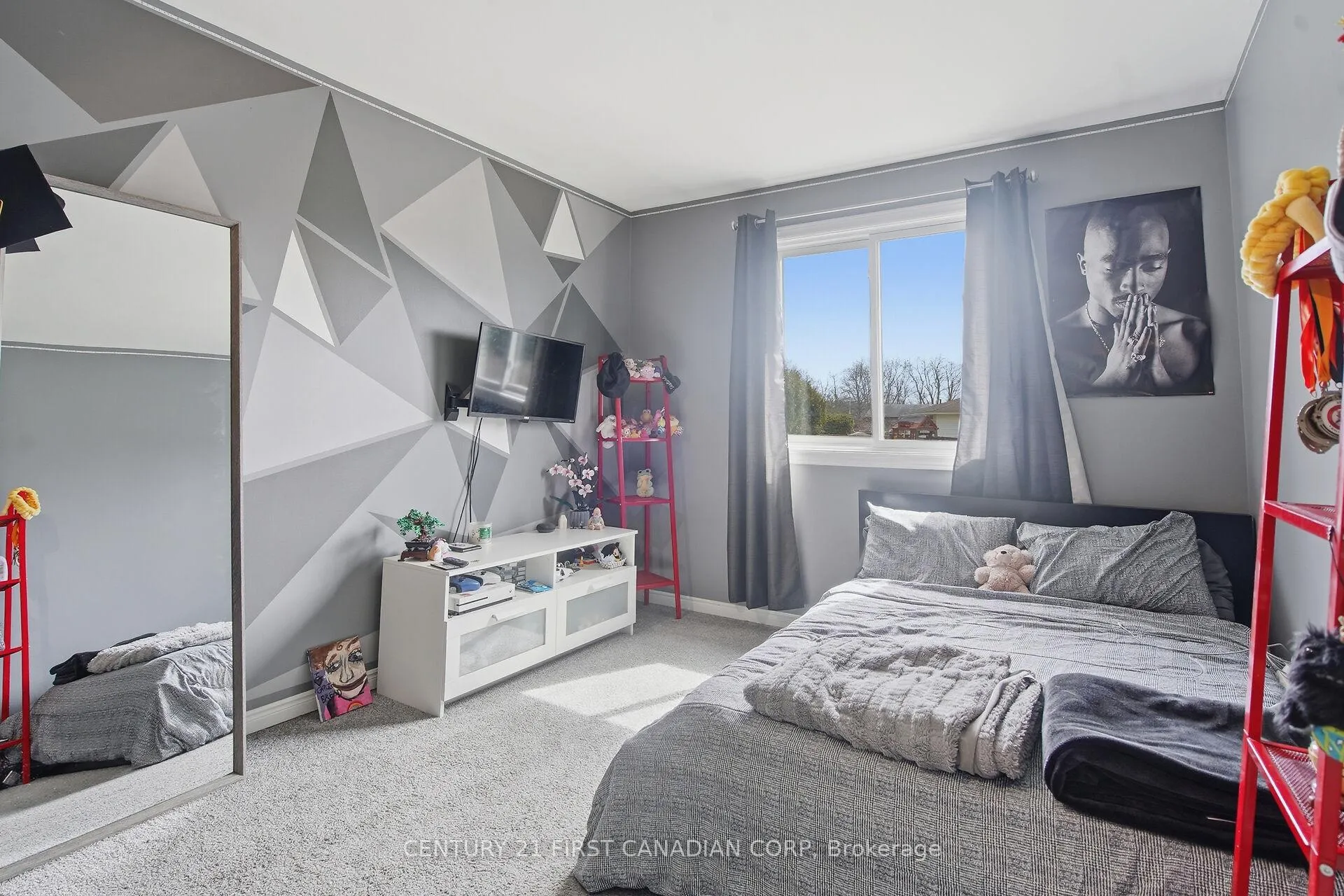 Photo 13 of 87 Grieve Place, London, South Y — HOMEH