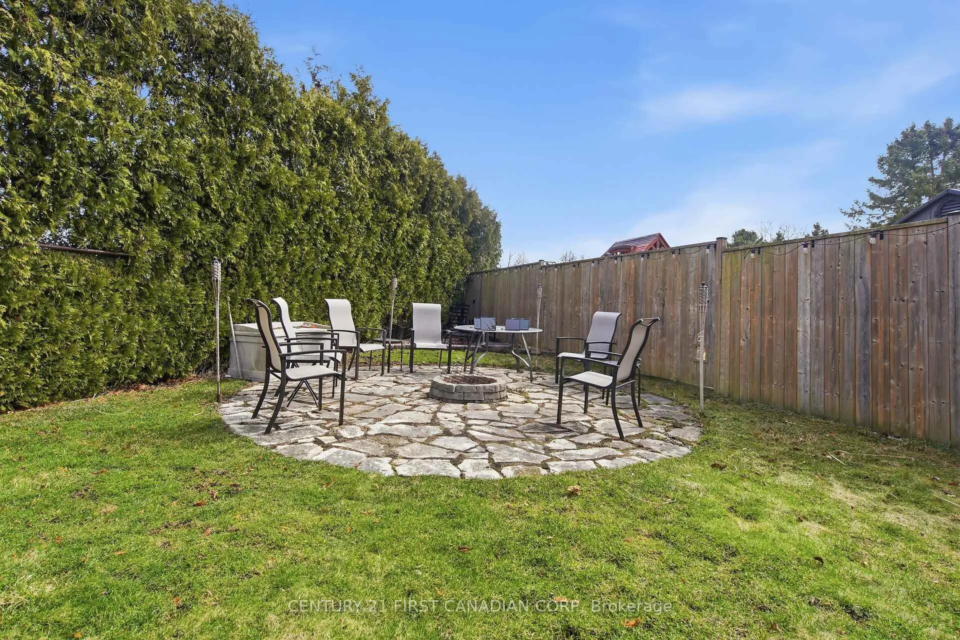 Photo 32 of 87 Grieve Place, London, South Y — HOMEH
