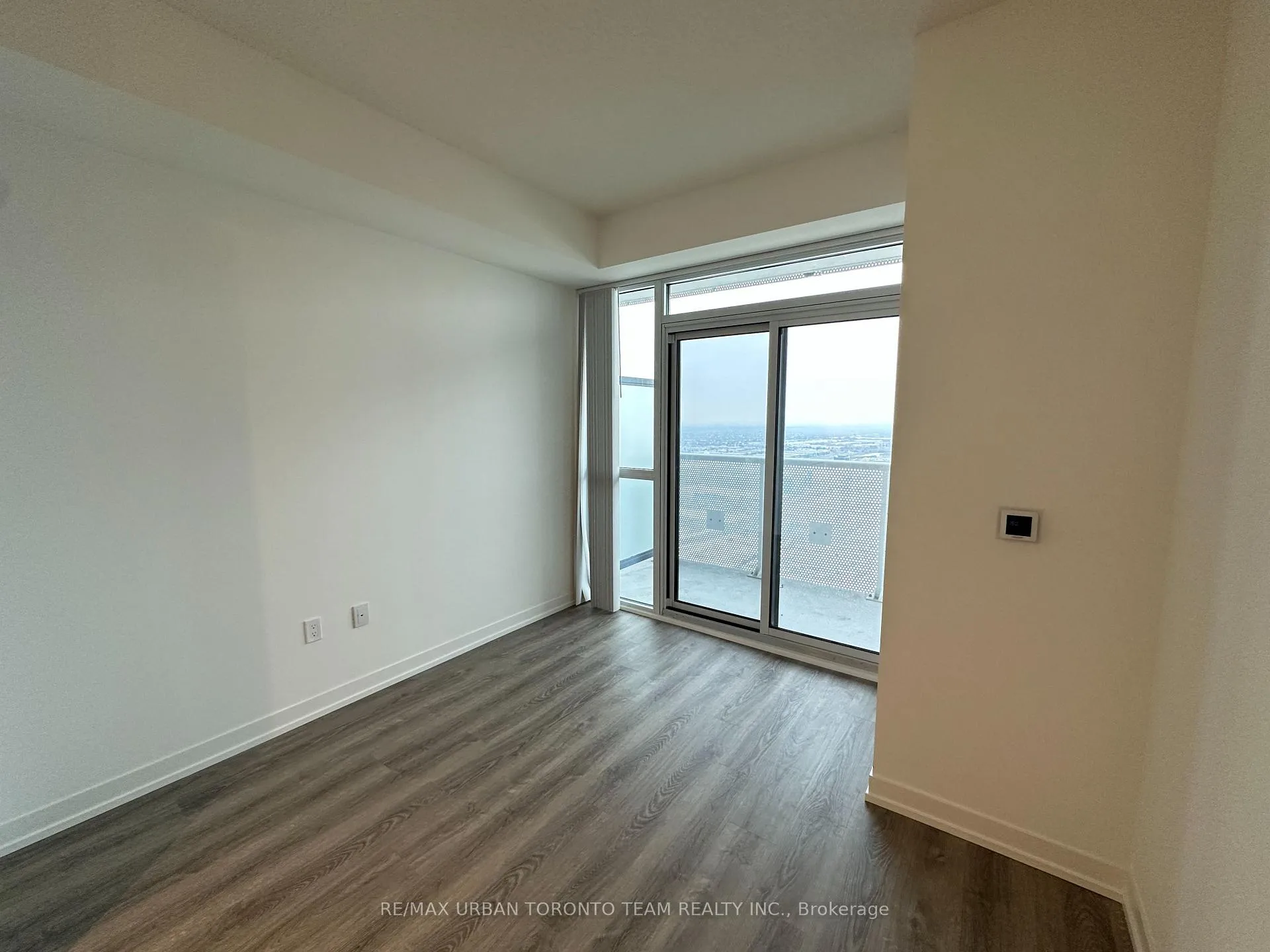 Photo 5 of Unit 4805, 8 Interchange Way, Vaughan, Vaughan Corporate Centre — HOMEH