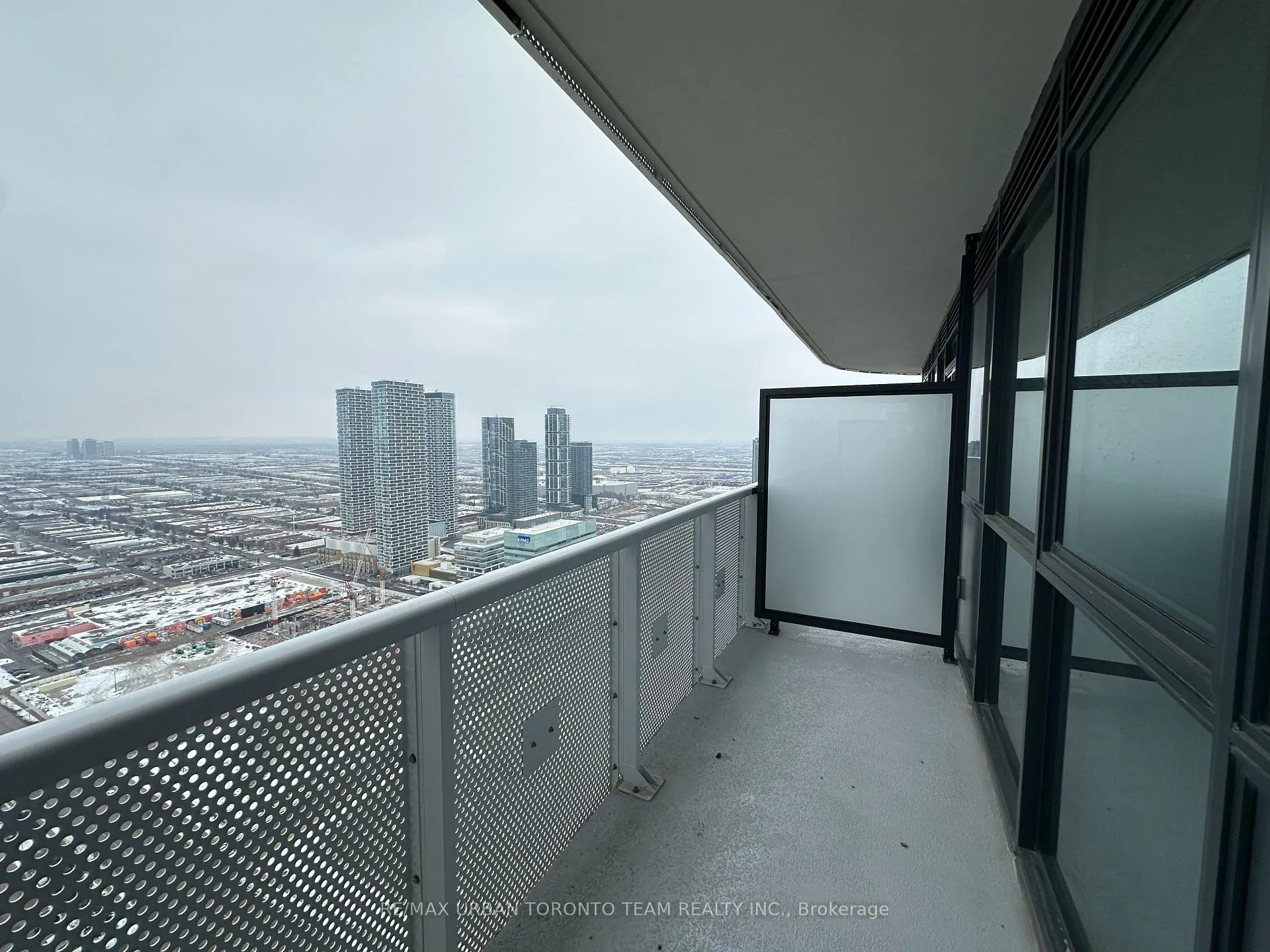 Photo 9 of Unit 4805, 8 Interchange Way, Vaughan, Vaughan Corporate Centre — HOMEH