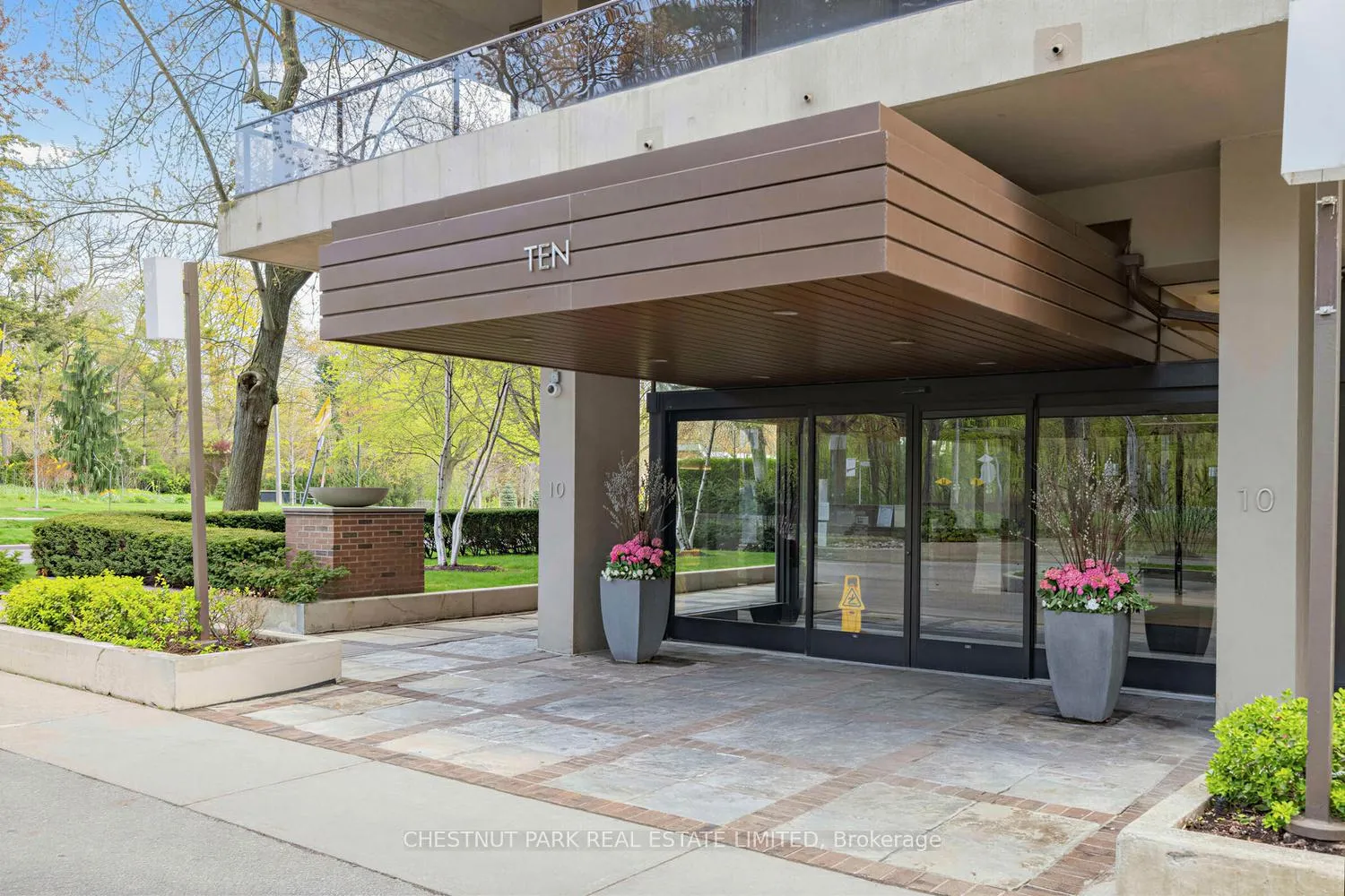 Photo 3 of Unit 506, 10 Avoca Avenue, Toronto, Rosedale-Moore Park — HOMEH