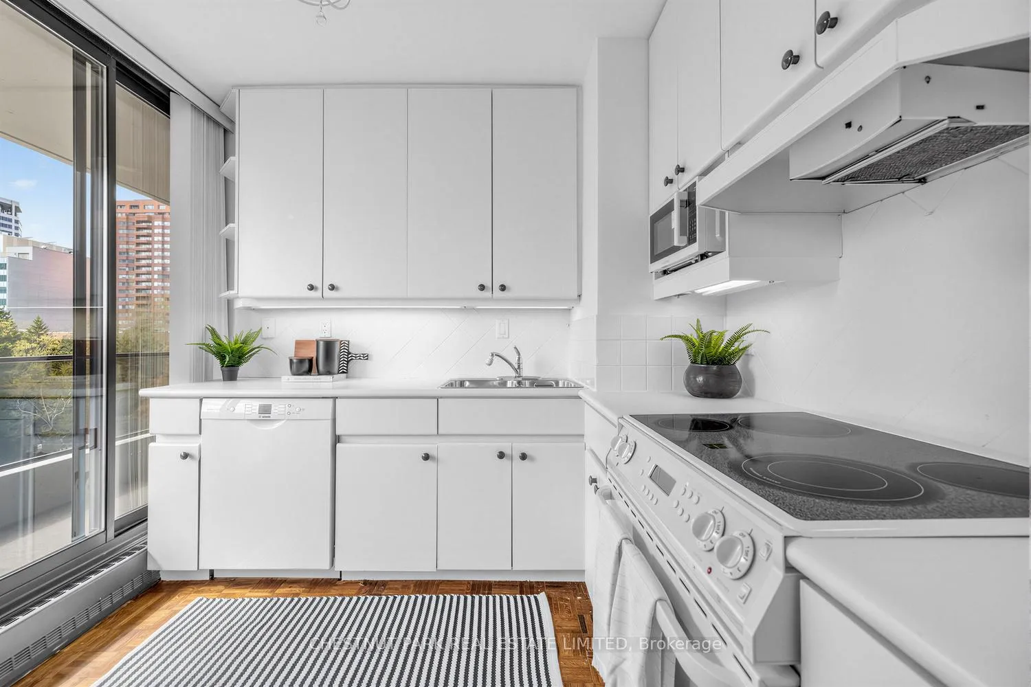 Photo 17 of Unit 506, 10 Avoca Avenue, Toronto, Rosedale-Moore Park — HOMEH