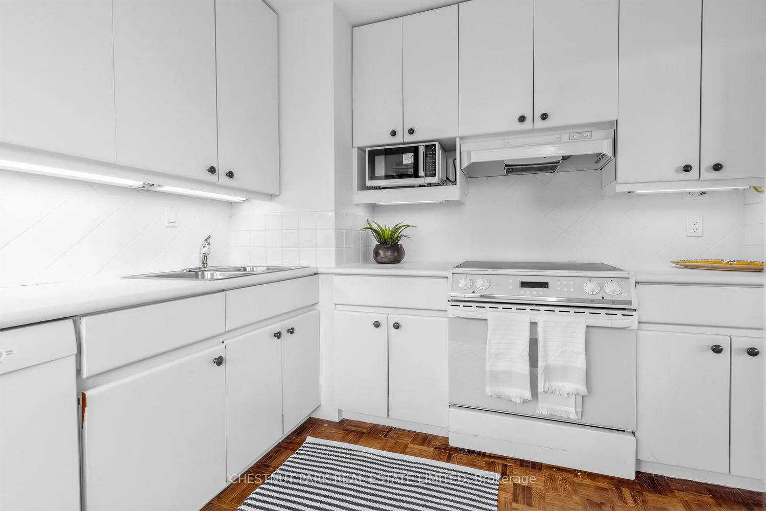 Photo 18 of Unit 506, 10 Avoca Avenue, Toronto, Rosedale-Moore Park — HOMEH