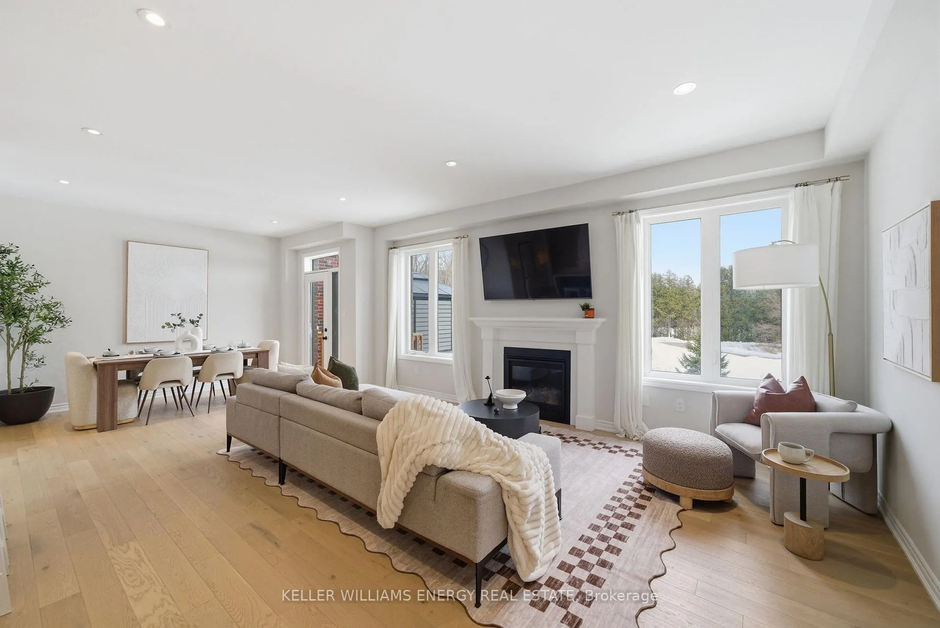 Photo 10 of 44 Priory Drive, Whitby, Rural Whitby — HOMEH