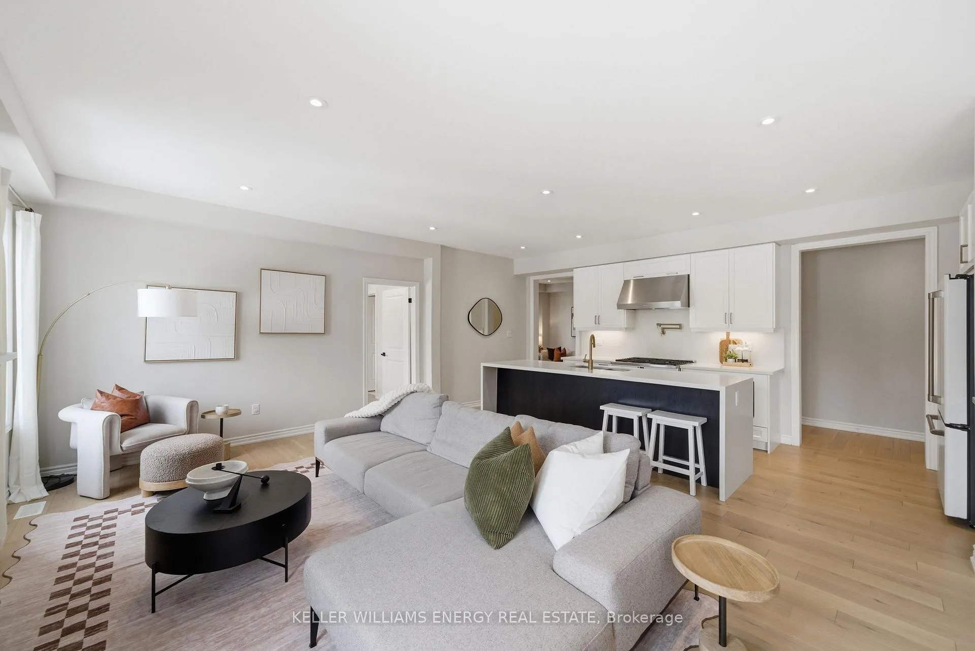 Photo 11 of 44 Priory Drive, Whitby, Rural Whitby — HOMEH