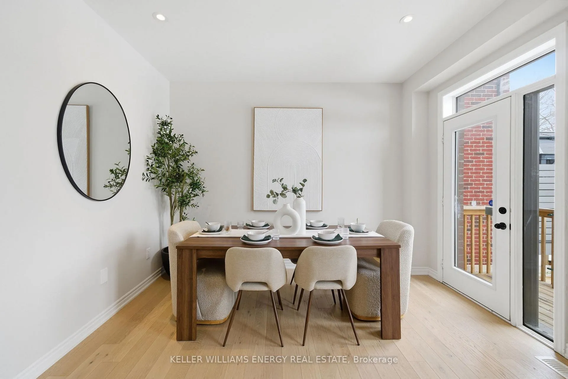 Photo 13 of 44 Priory Drive, Whitby, Rural Whitby — HOMEH