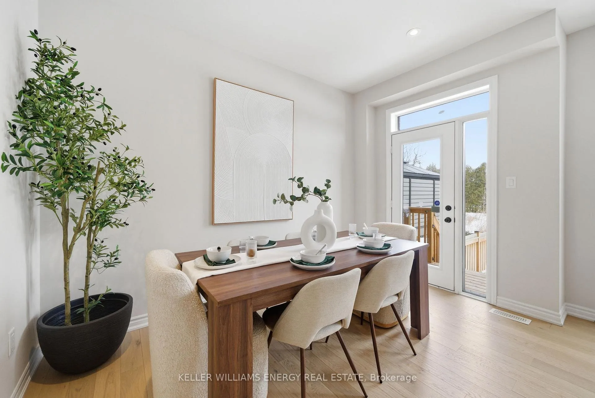 Photo 15 of 44 Priory Drive, Whitby, Rural Whitby — HOMEH