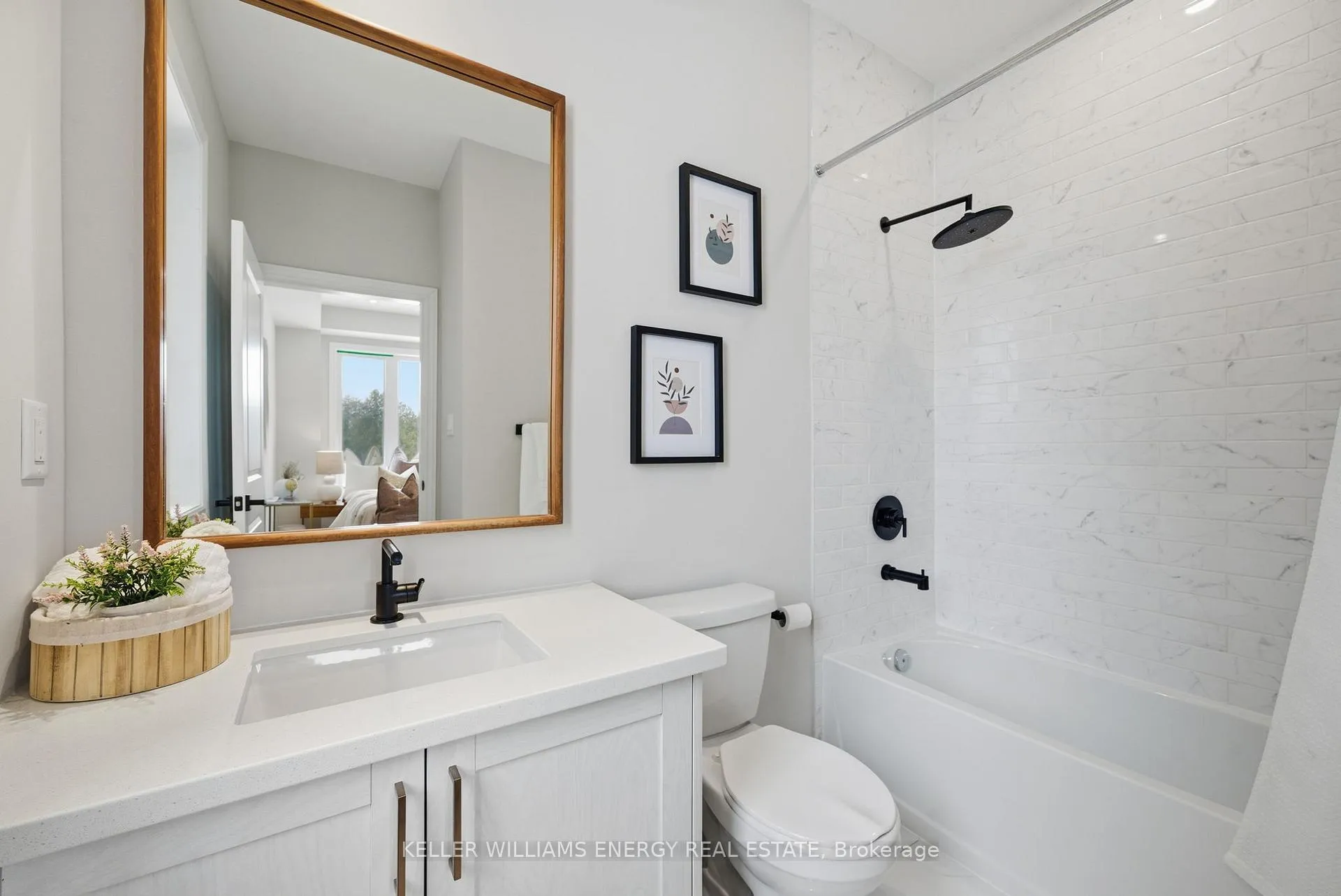 Photo 20 of 44 Priory Drive, Whitby, Rural Whitby — HOMEH