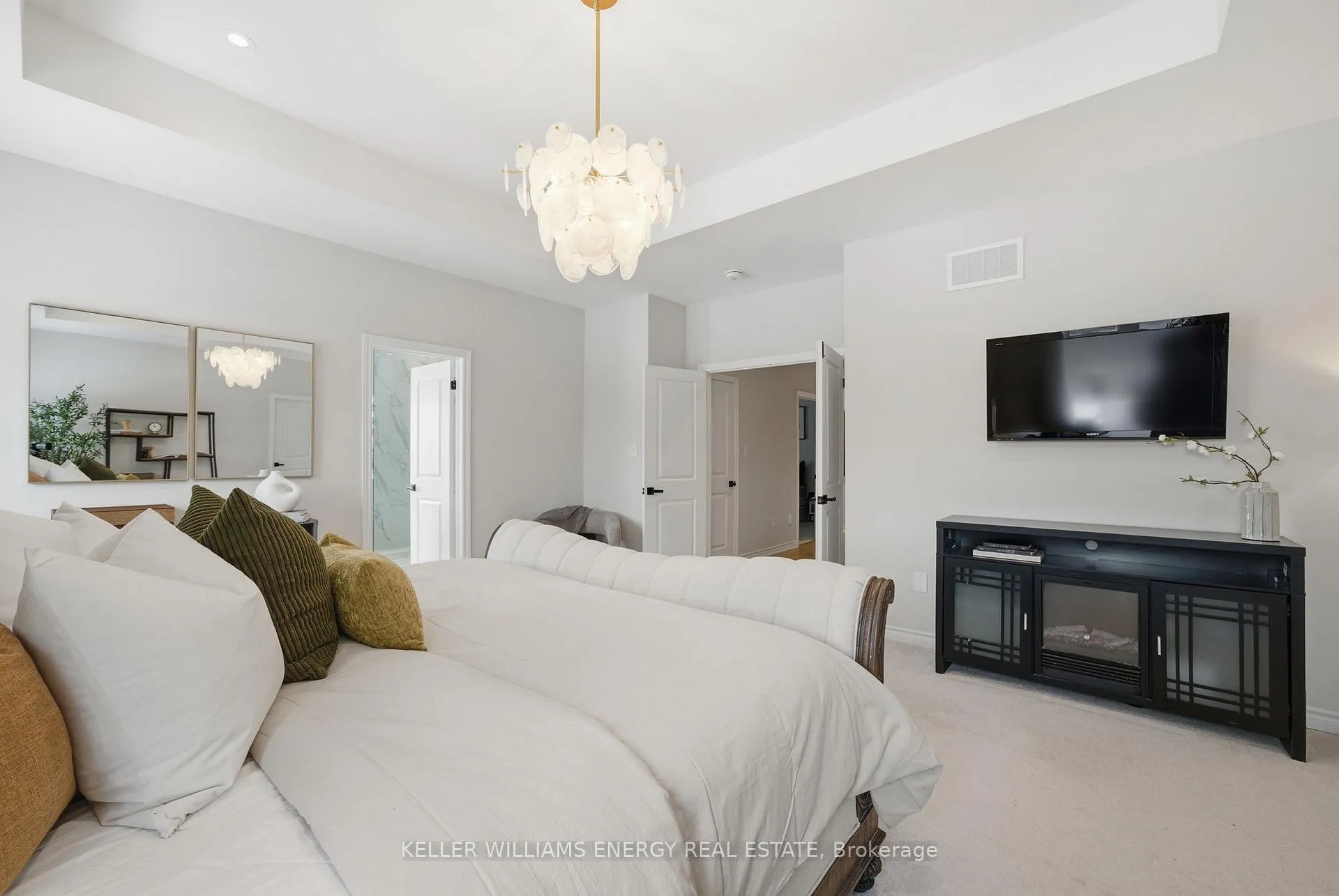 Photo 29 of 44 Priory Drive, Whitby, Rural Whitby — HOMEH